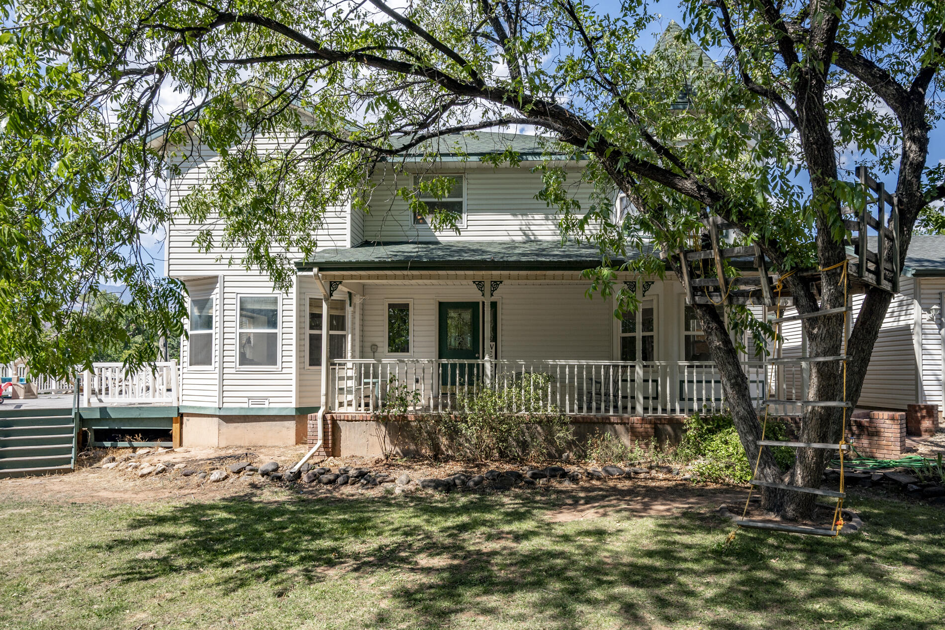 TOQUERVILLE TOWNSITE - Residential