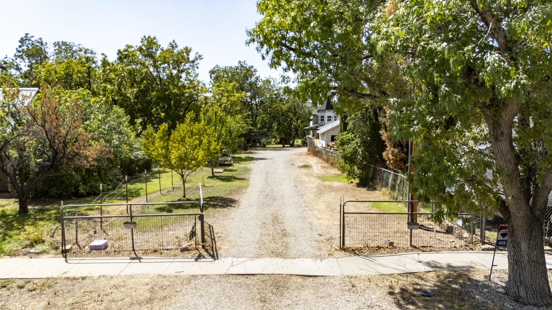 TOQUERVILLE TOWNSITE - Residential