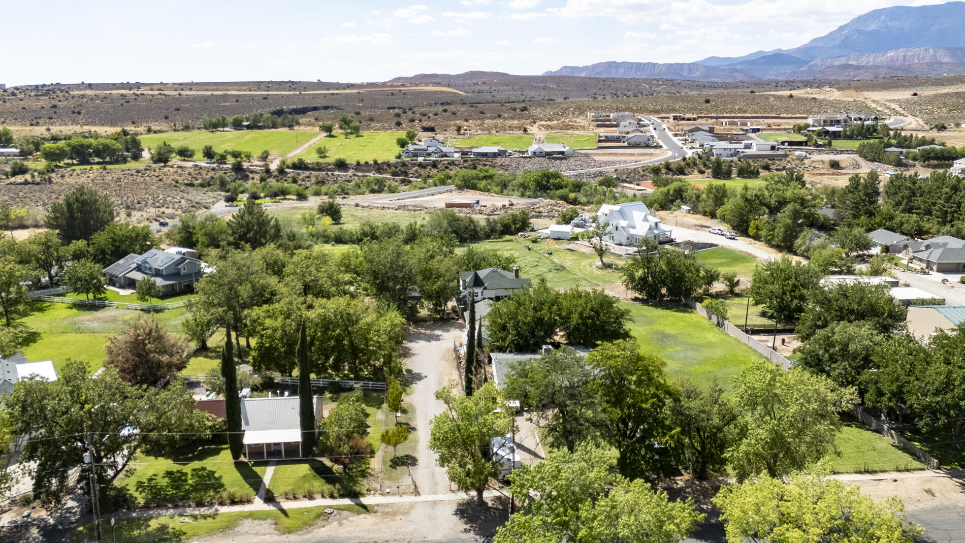 TOQUERVILLE TOWNSITE - Residential