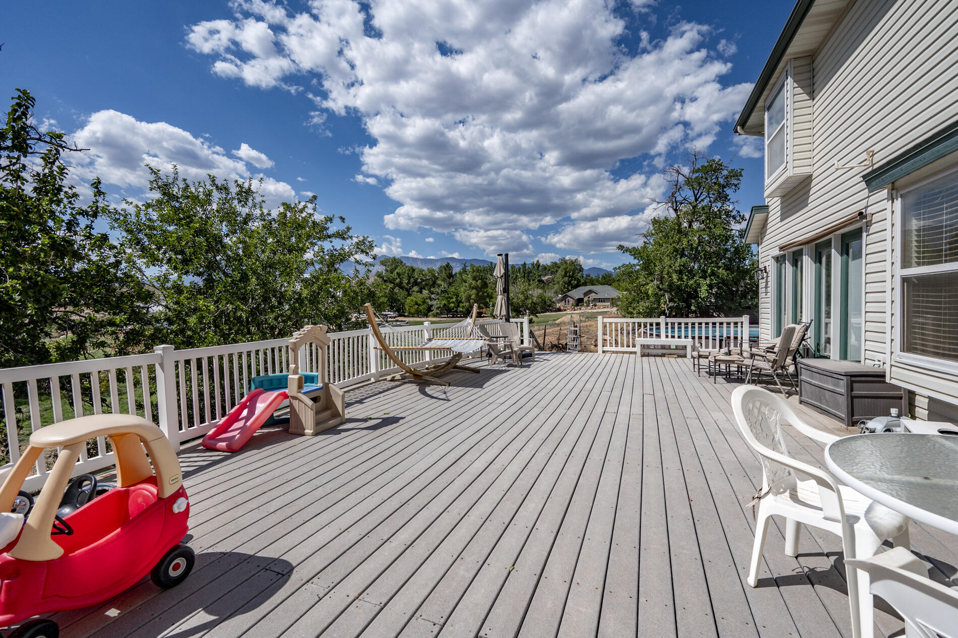 TOQUERVILLE TOWNSITE - Residential