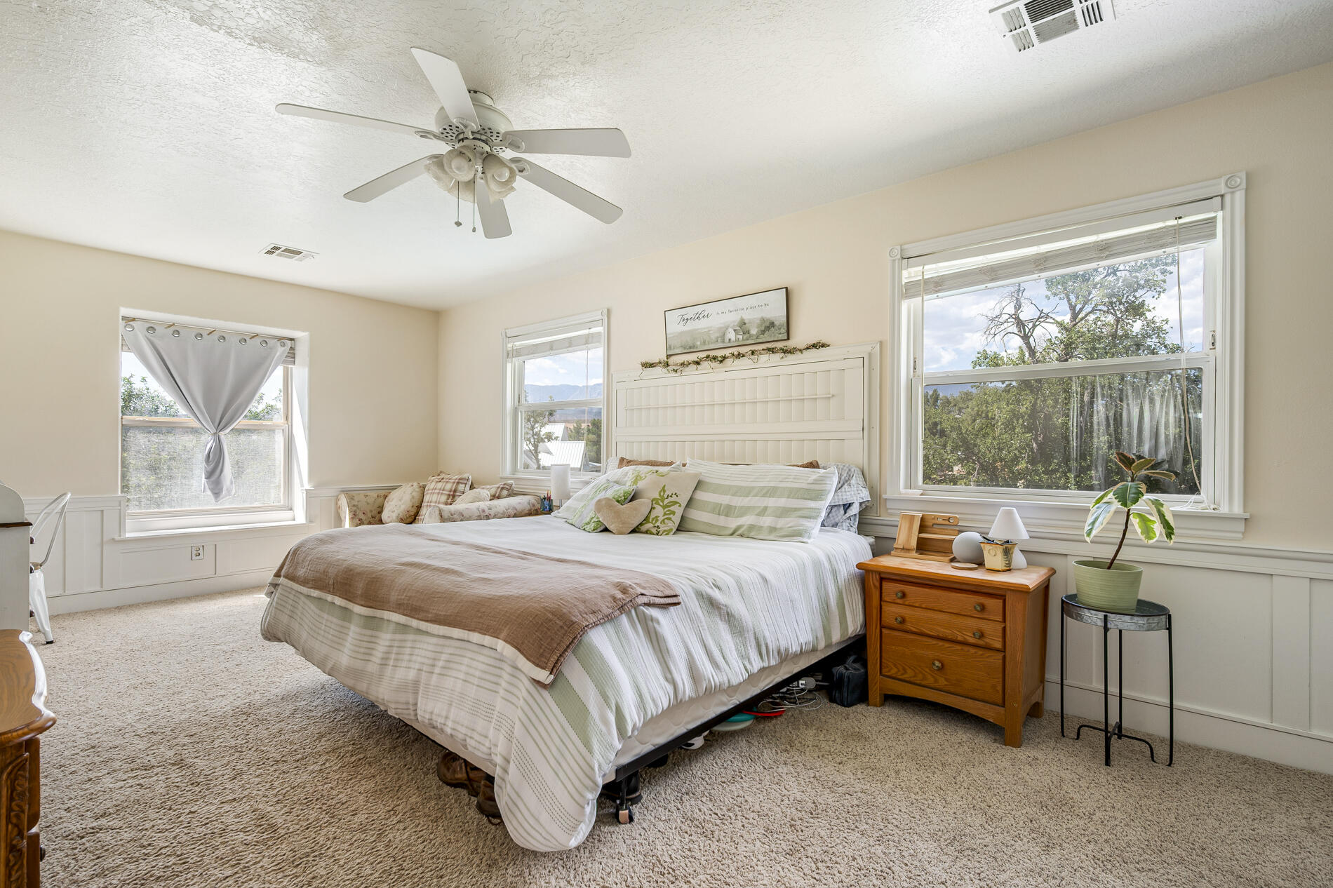 TOQUERVILLE TOWNSITE - Residential