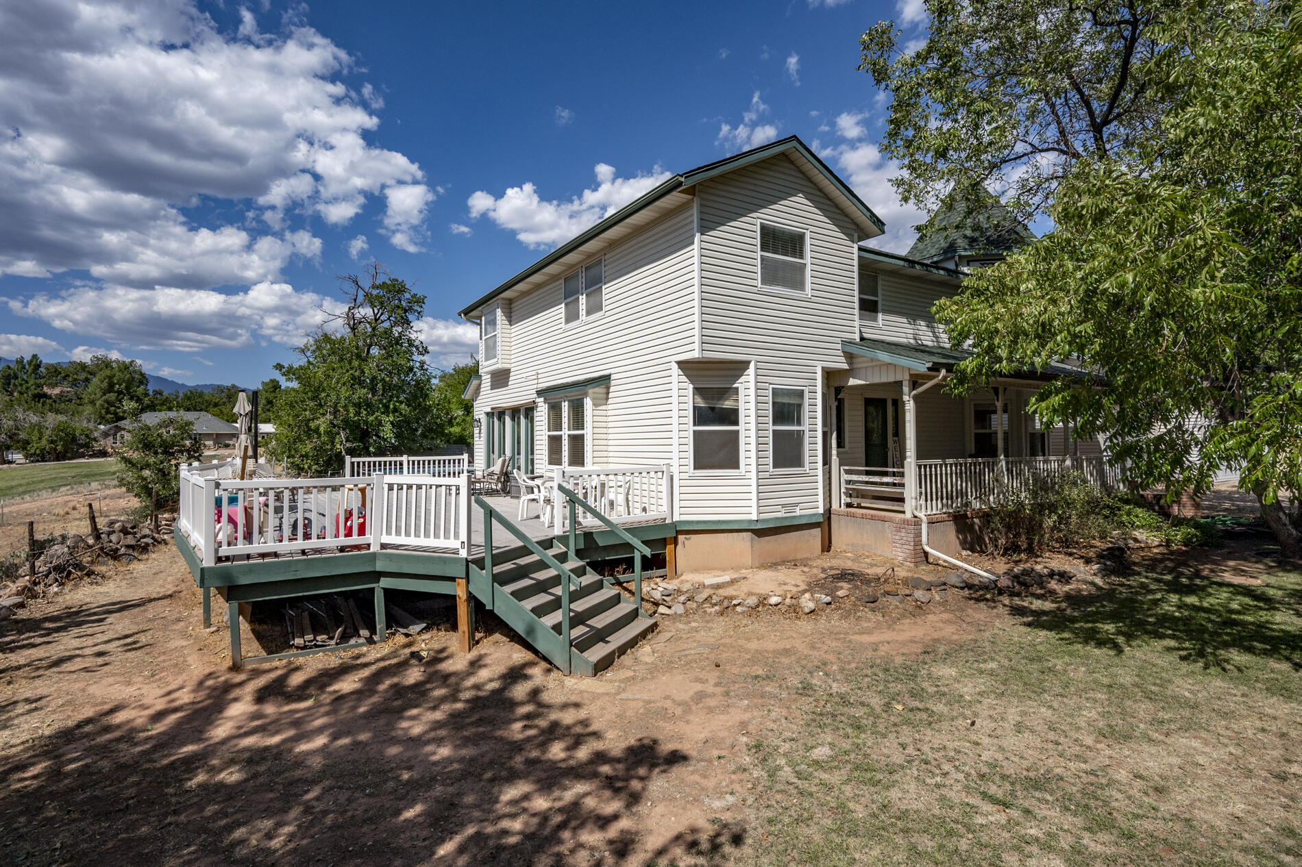 TOQUERVILLE TOWNSITE - Residential
