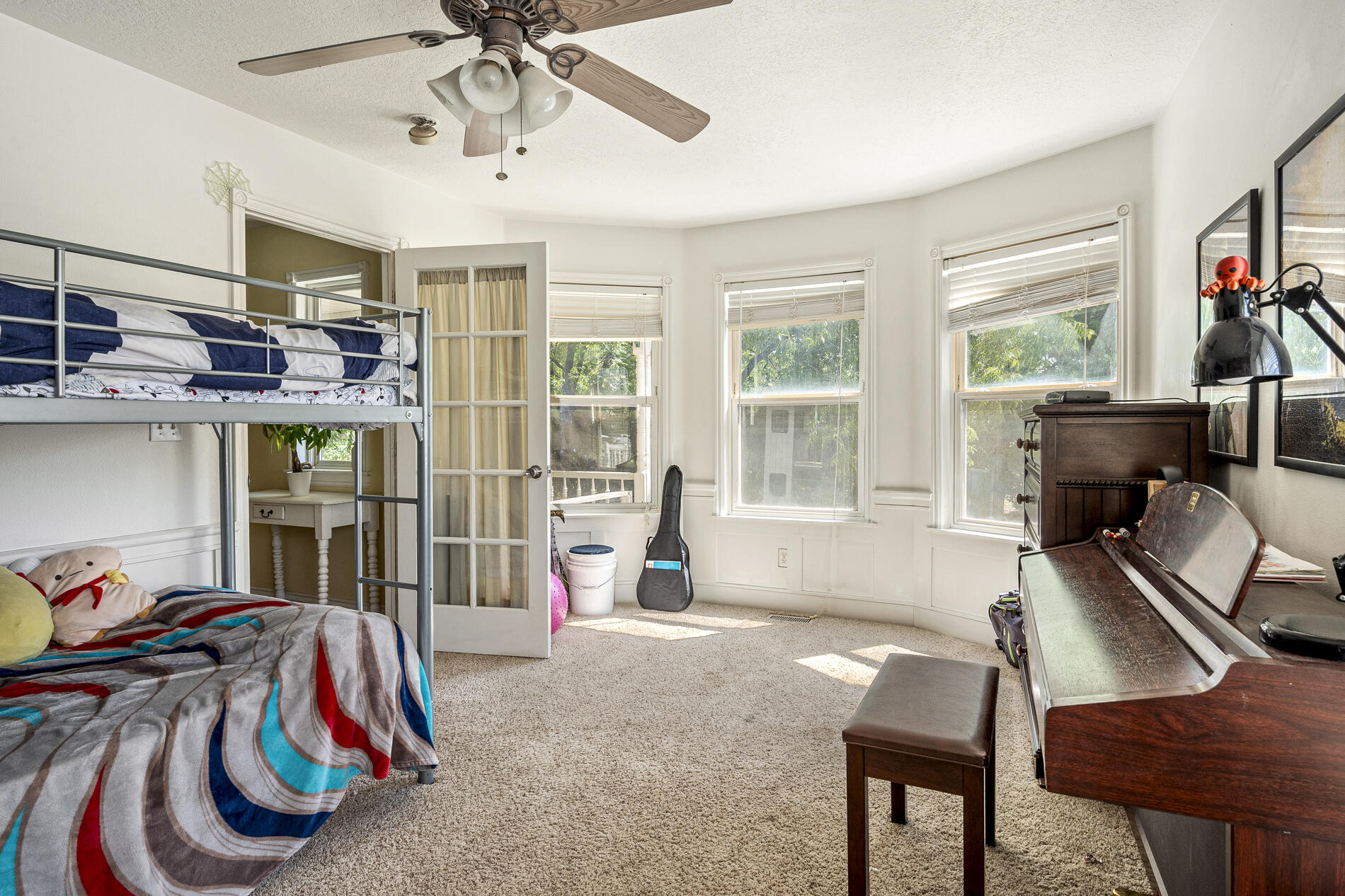 TOQUERVILLE TOWNSITE - Residential