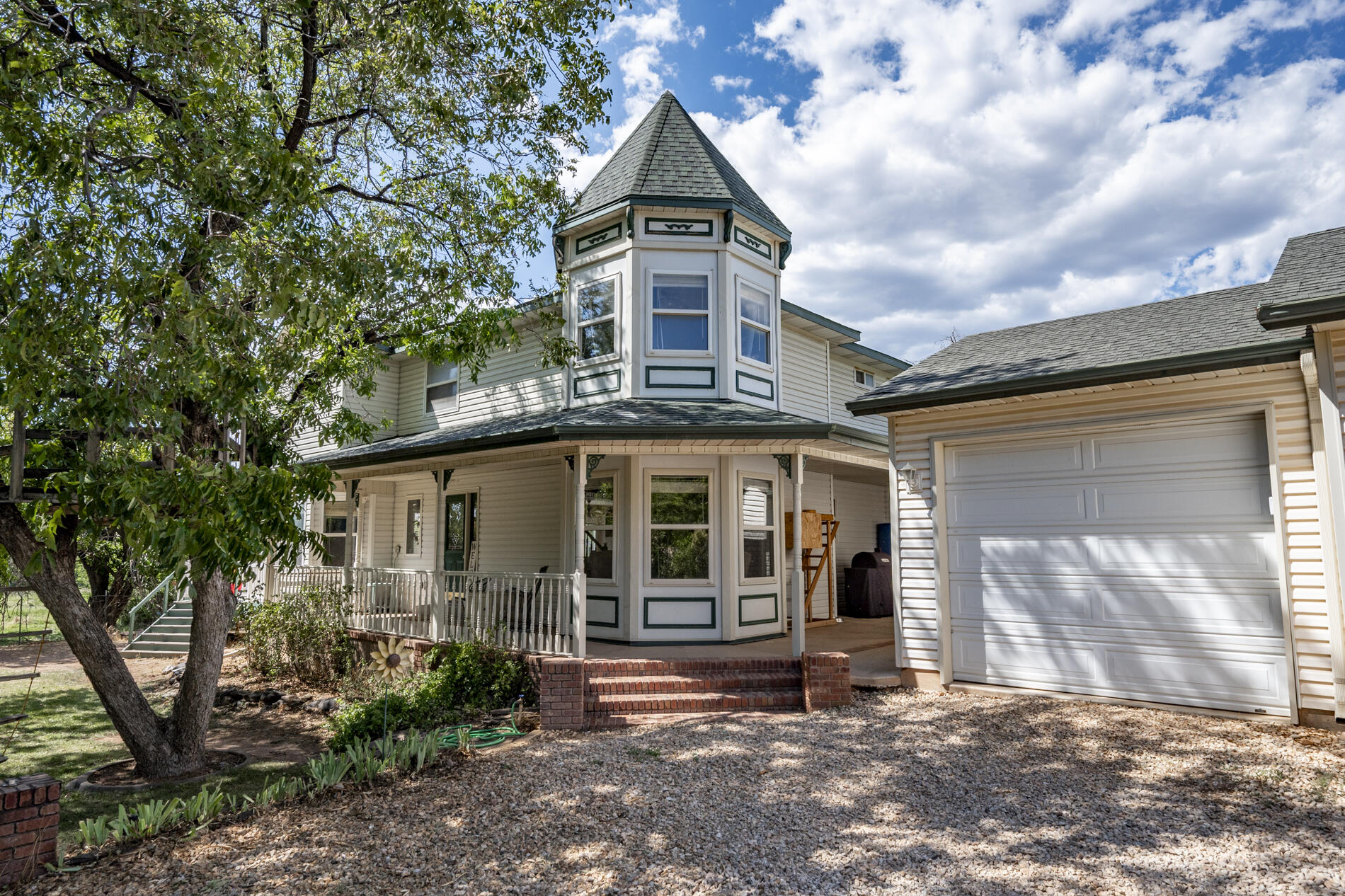 TOQUERVILLE TOWNSITE - Residential