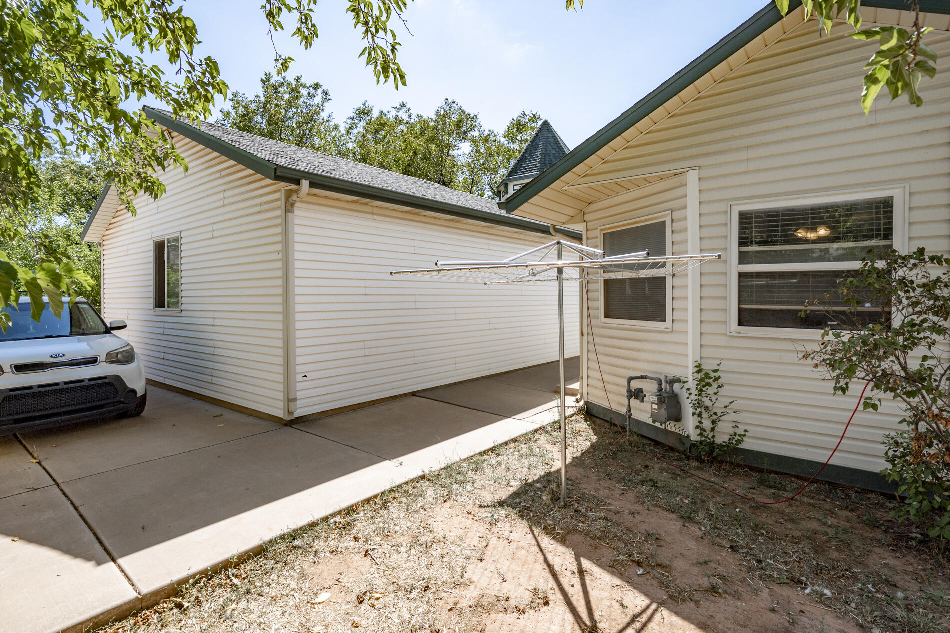 TOQUERVILLE TOWNSITE - Residential