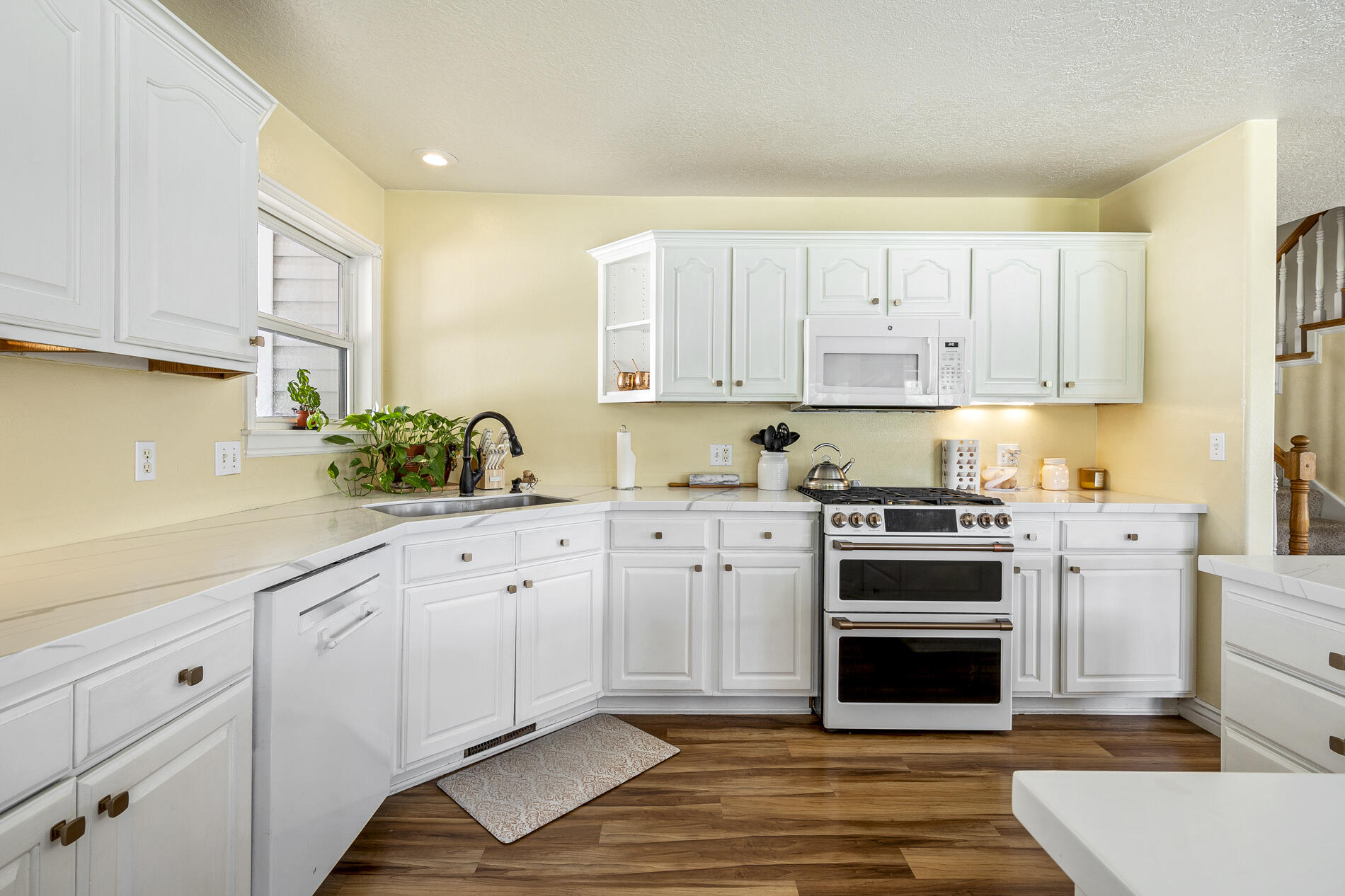 TOQUERVILLE TOWNSITE - Residential