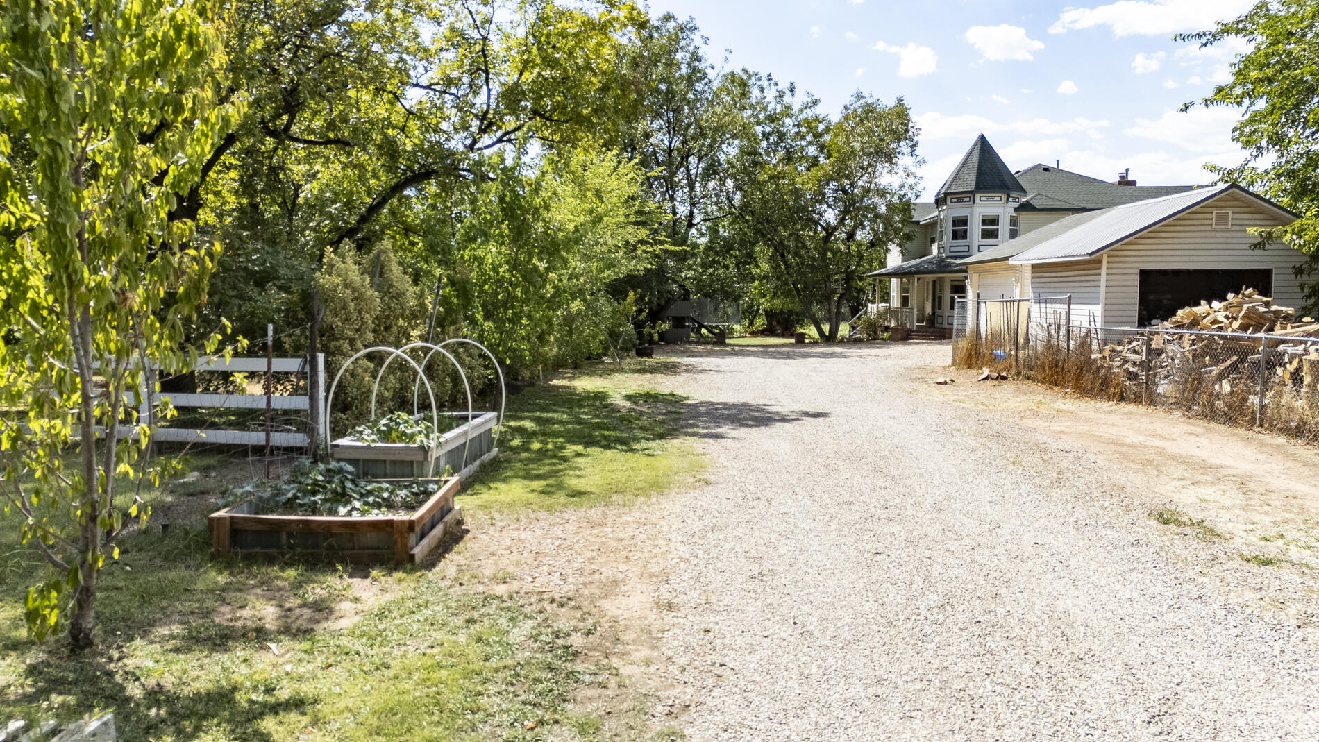 TOQUERVILLE TOWNSITE - Residential