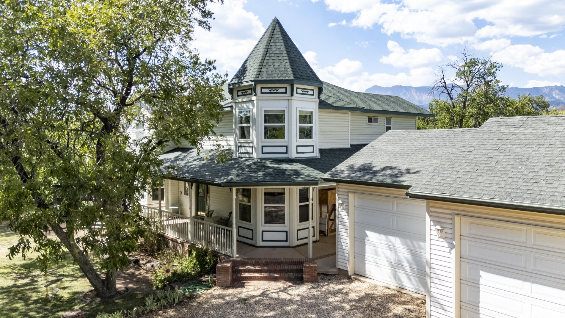 TOQUERVILLE TOWNSITE - Residential