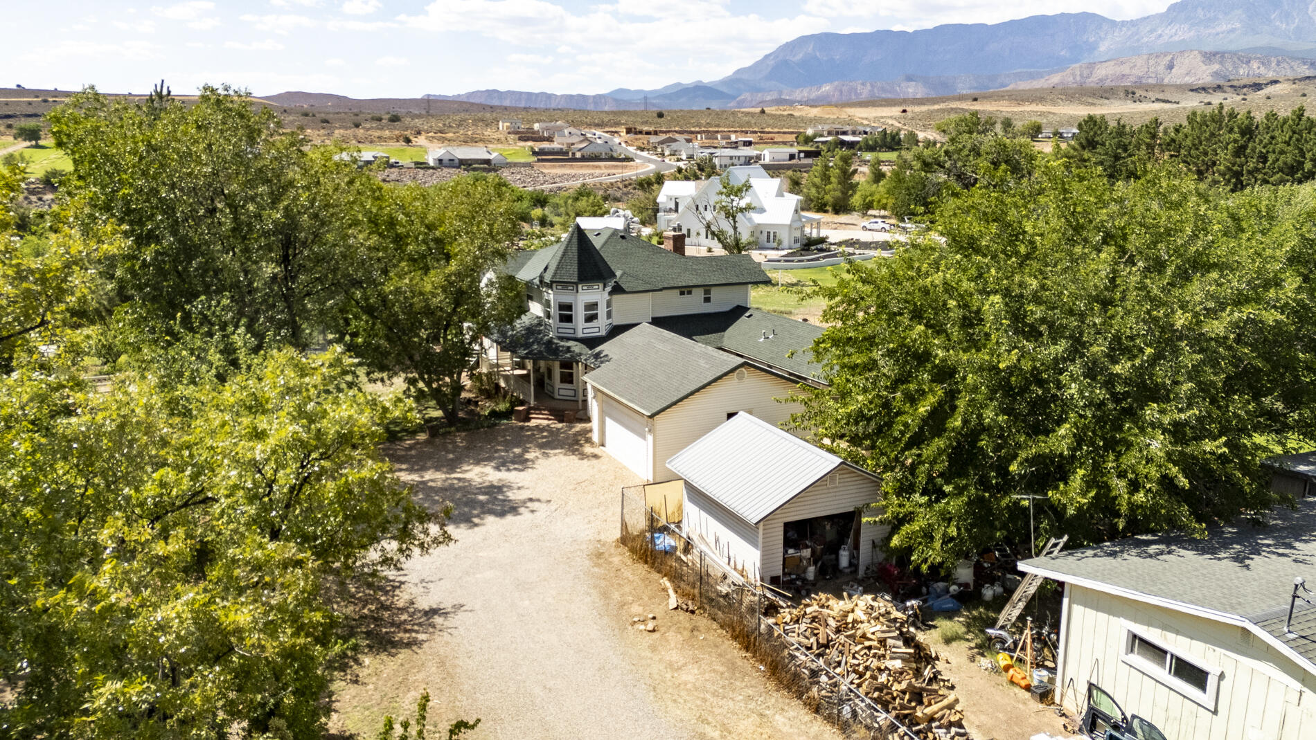 TOQUERVILLE TOWNSITE - Residential