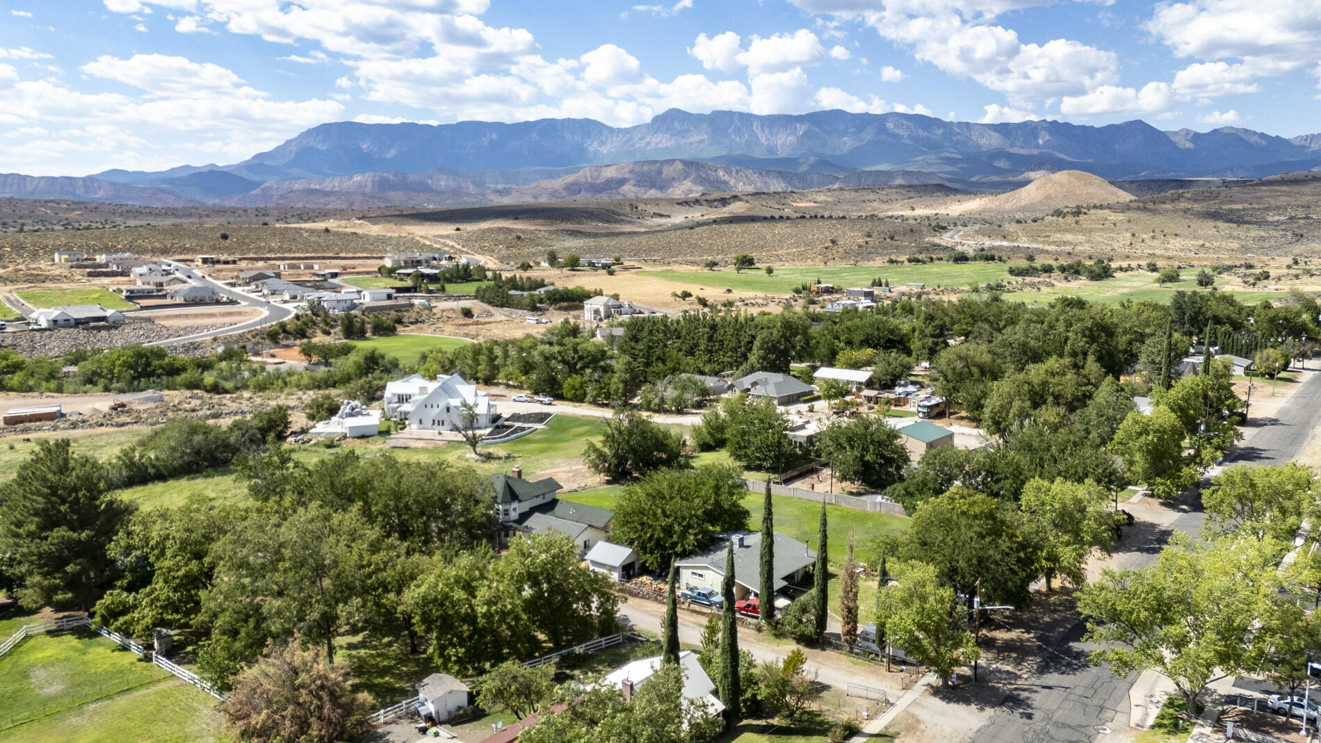TOQUERVILLE TOWNSITE - Residential