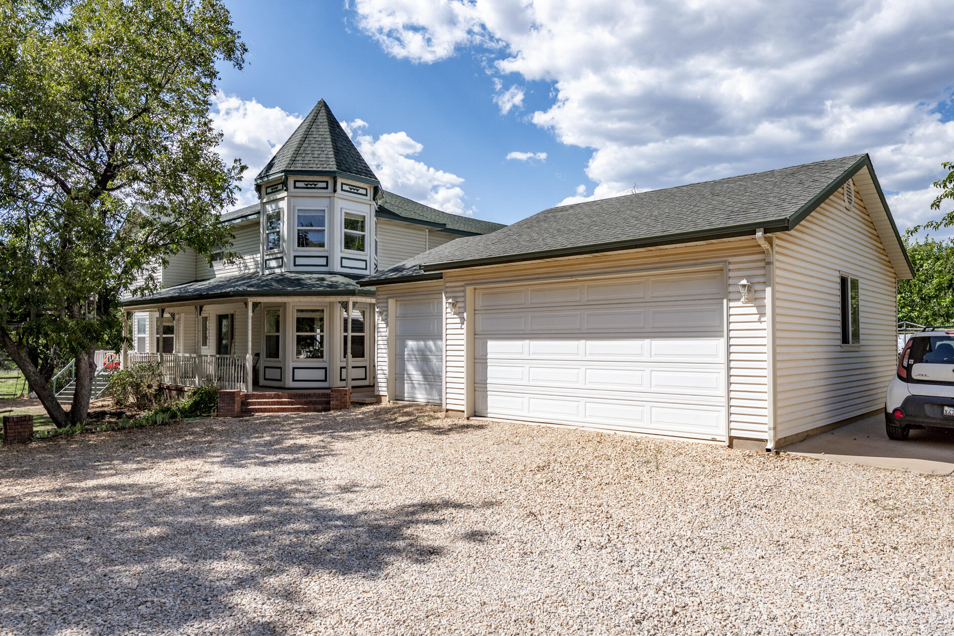 TOQUERVILLE TOWNSITE - Residential