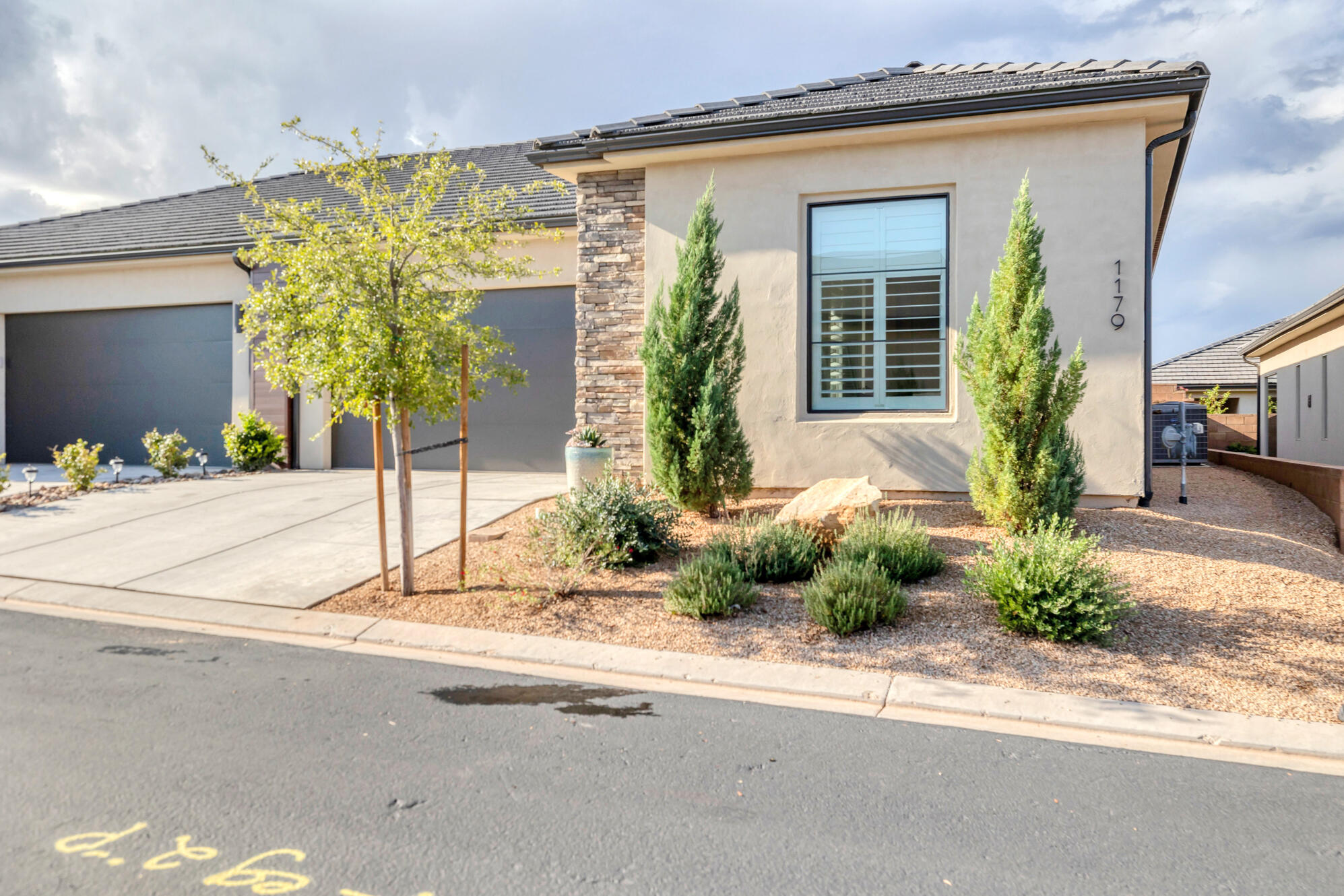 VILLAS AT SUN RIVER - Residential