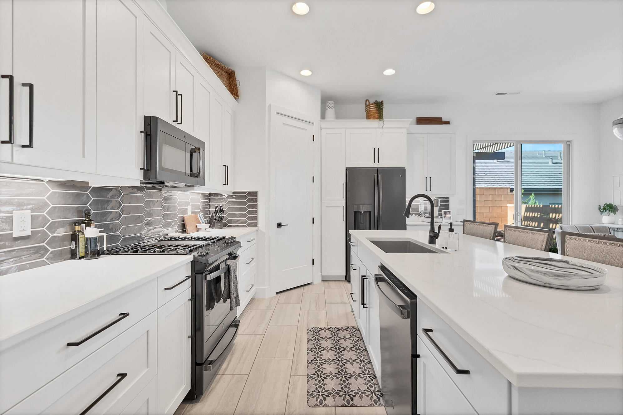VILLAS AT SUN RIVER - Residential
