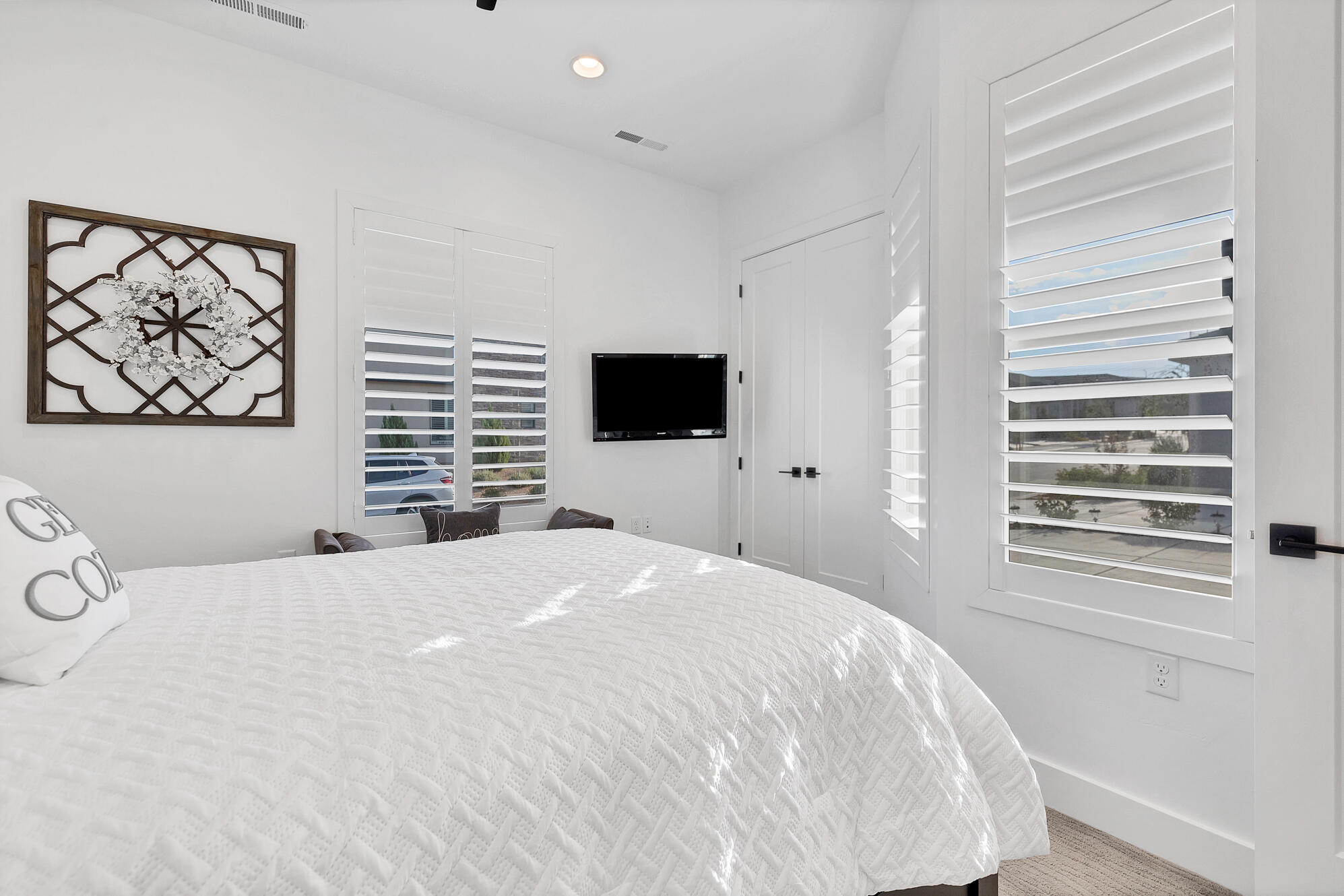 VILLAS AT SUN RIVER - Residential