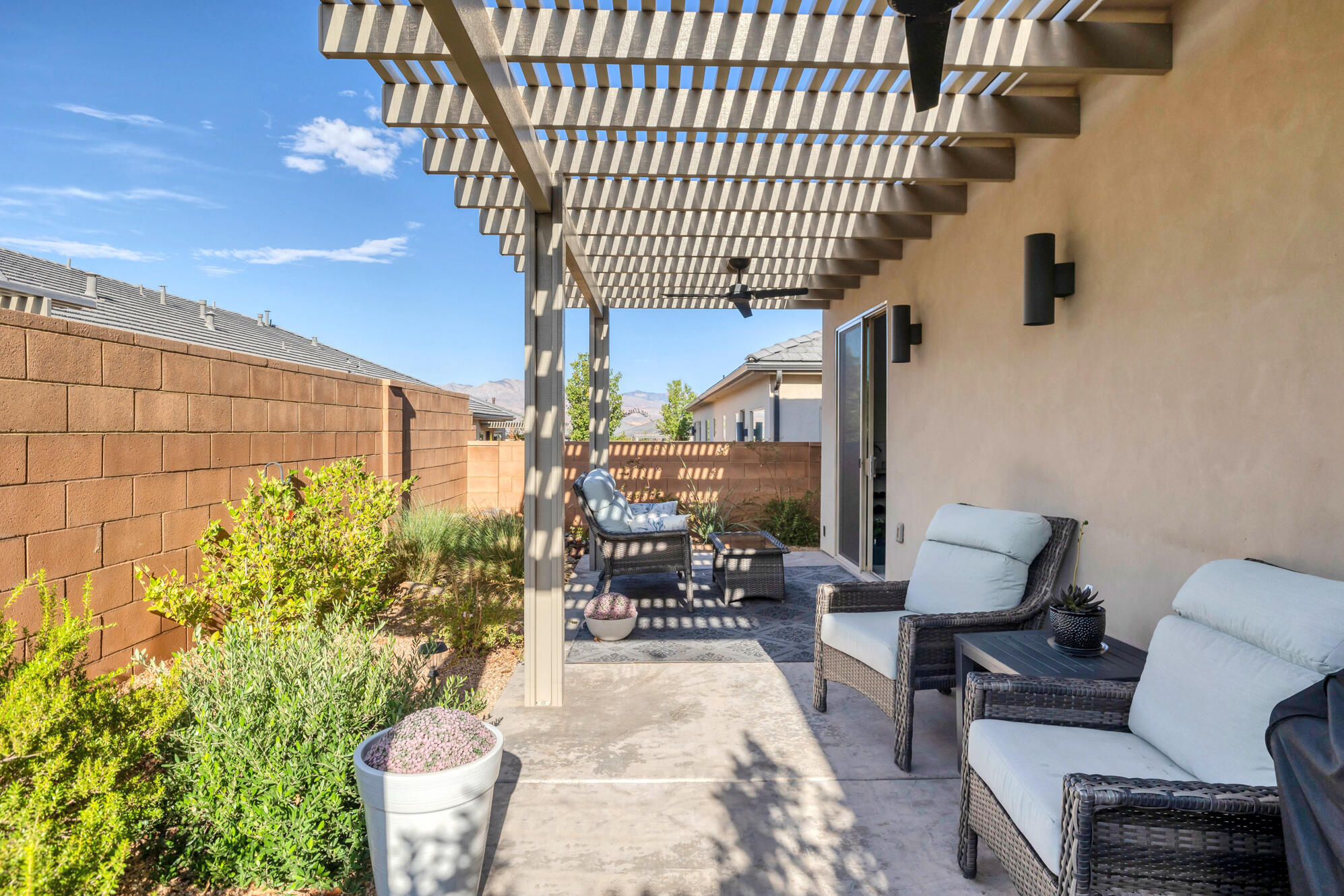 VILLAS AT SUN RIVER - Residential