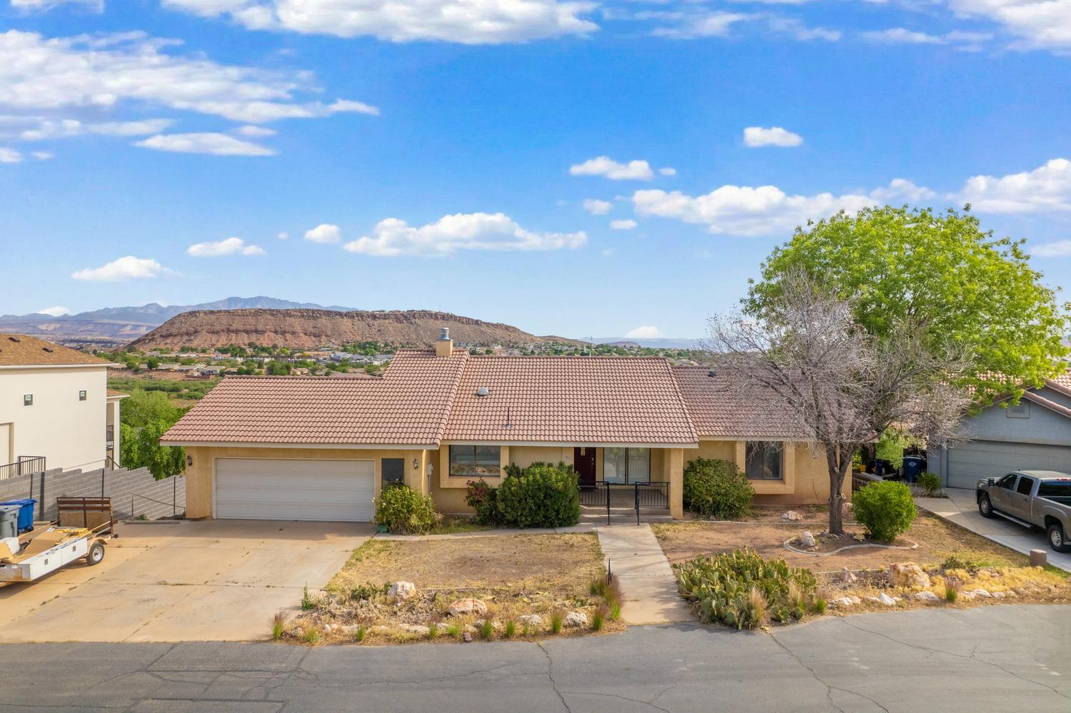 BLOOMINGTON HILLS - Residential