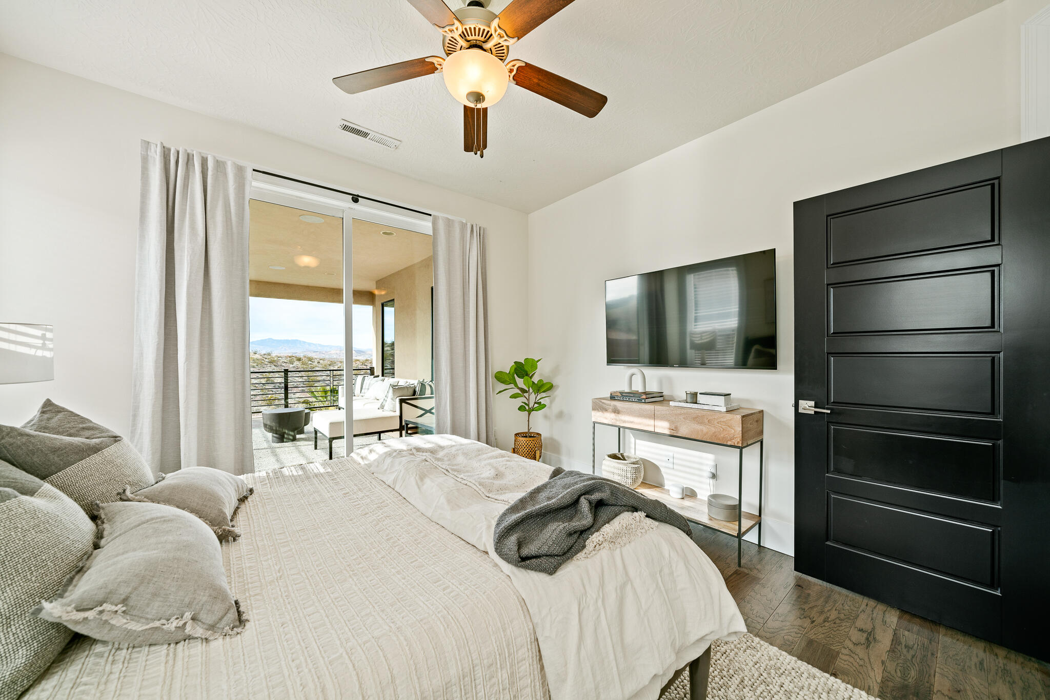 DESERTS EDGE - Residential