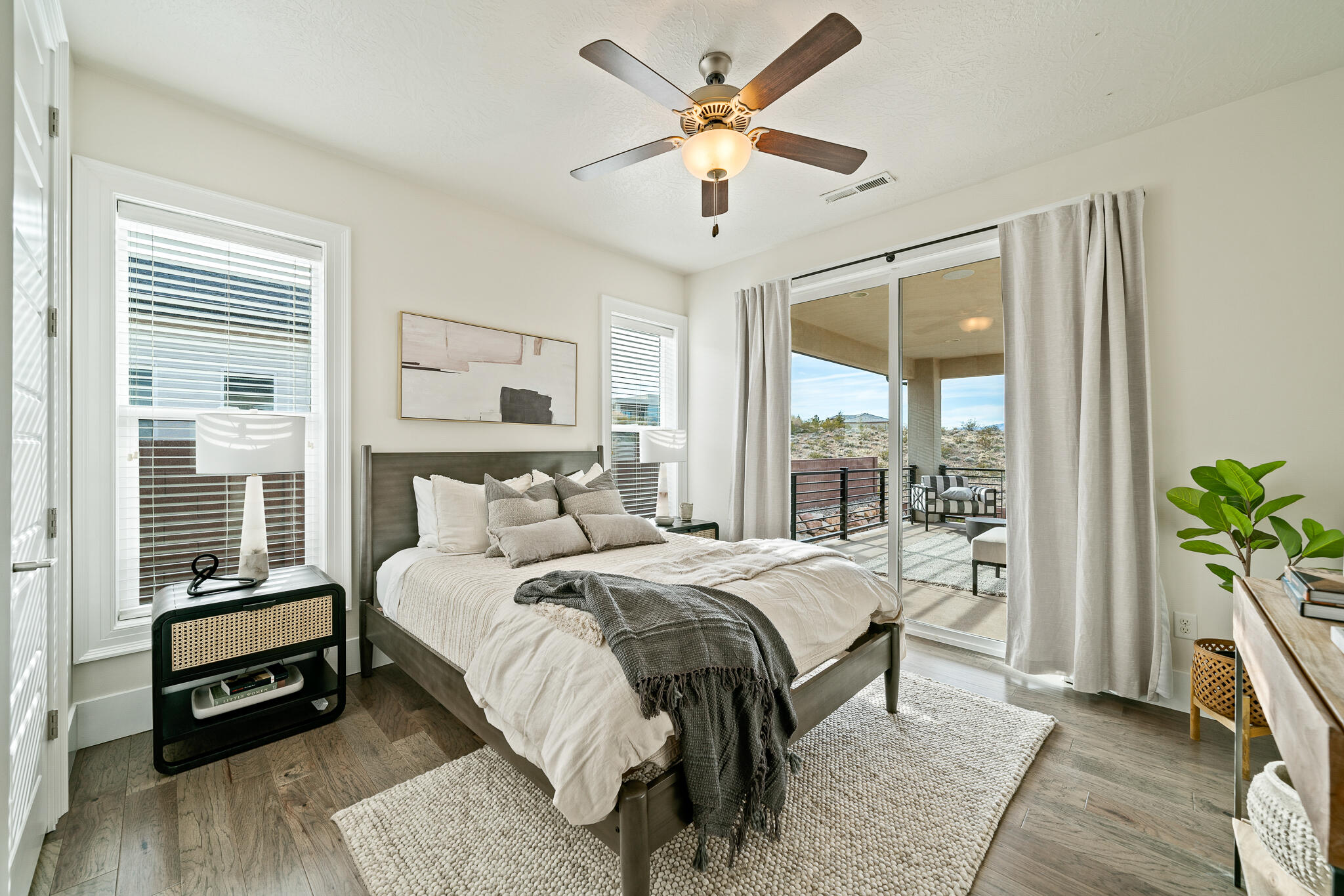 DESERTS EDGE - Residential