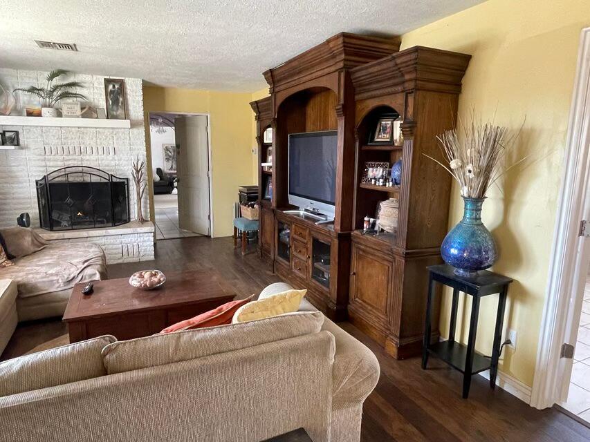 MIDDLETON TOWN - Residential