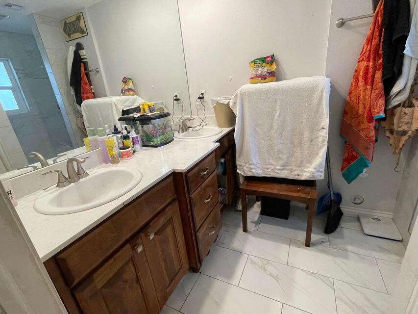 MIDDLETON TOWN - Residential