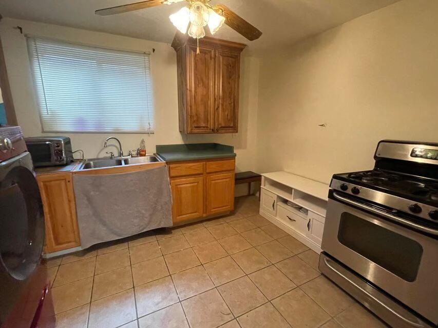 MIDDLETON TOWN - Residential