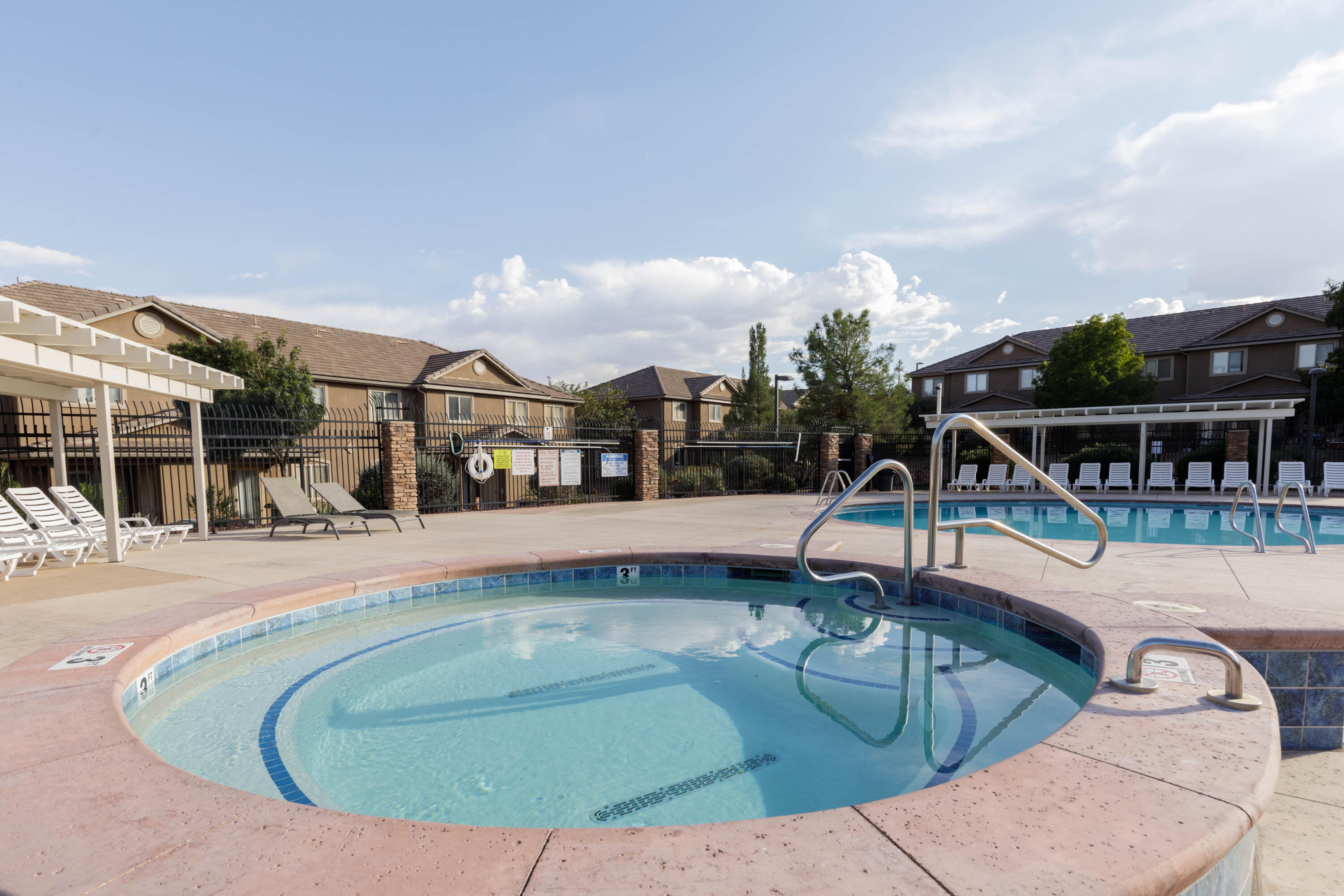 HIDDEN VALLEY TOWN HOMES - Residential