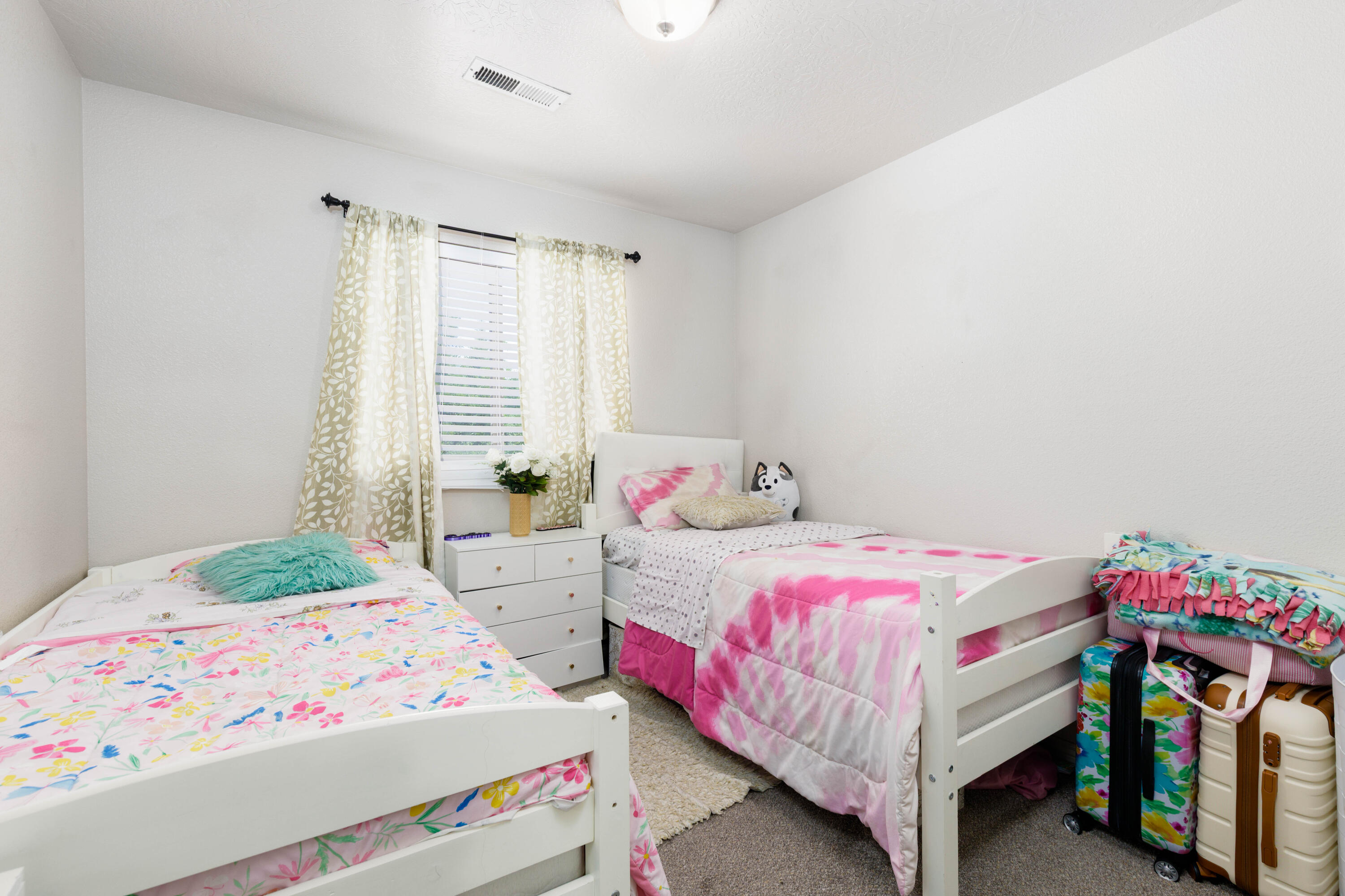 HIDDEN VALLEY TOWN HOMES - Residential