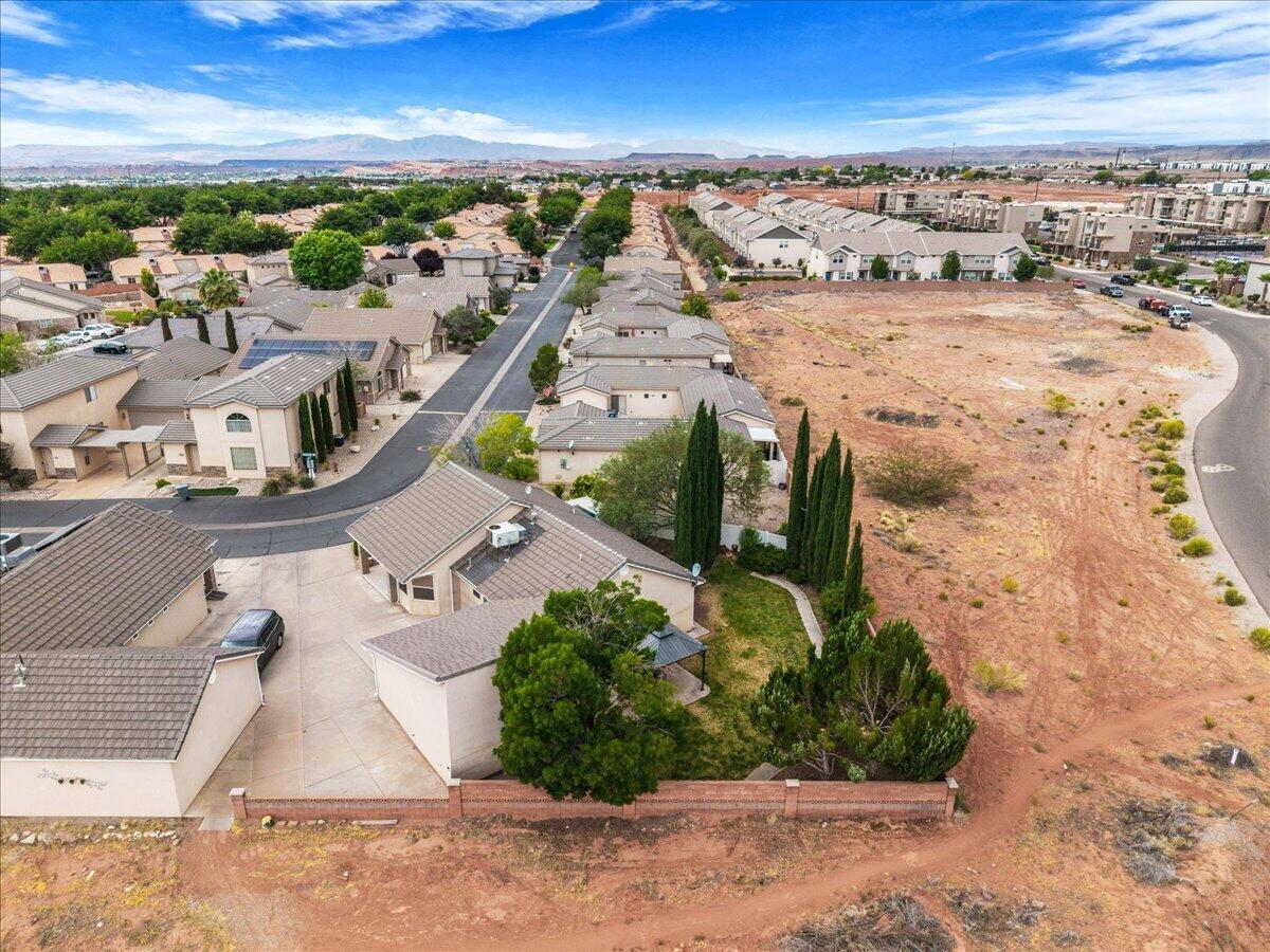 ENGLISH OAKS ESTATES - Residential