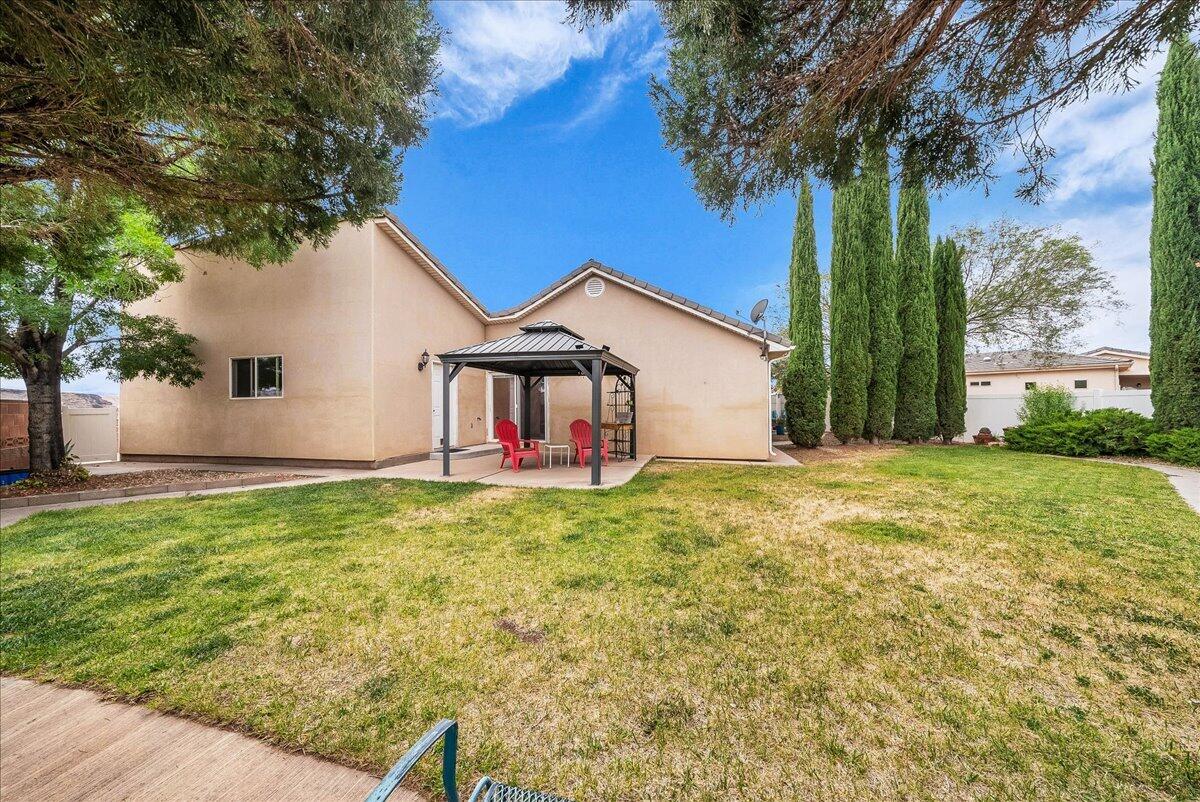 ENGLISH OAKS ESTATES - Residential
