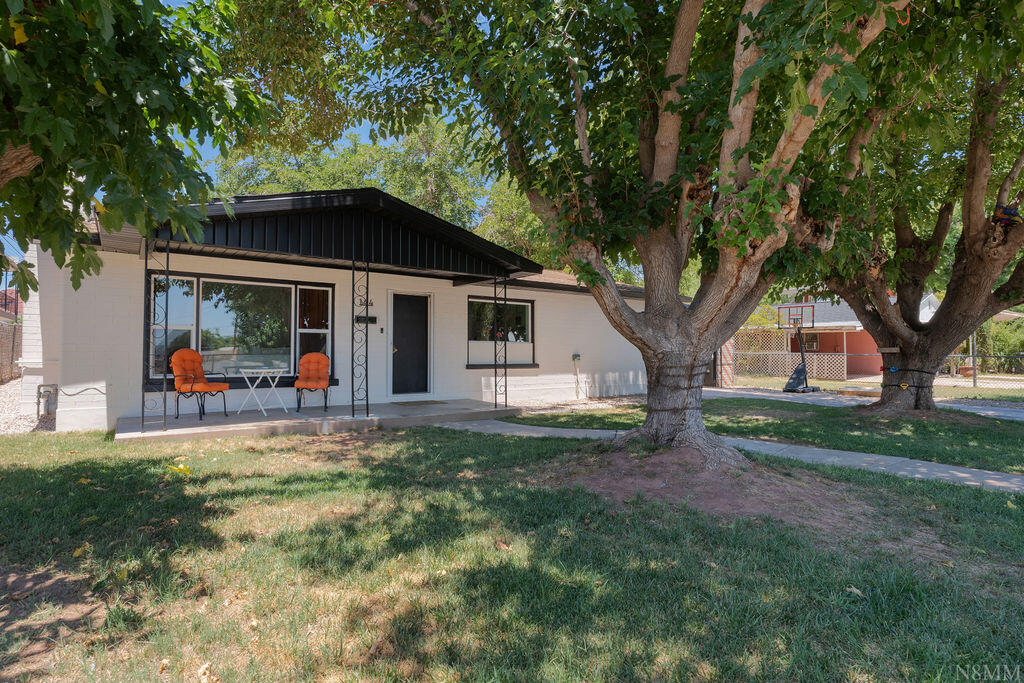 Great opportunity in charming downtown St George. Home sits on a nice .20 acre lot with plenty of shade trees and quick access to Main Street, Tabernacle, Bluff Street and all things downtown. Highlights of the home include a remodeled kitchen, family room, and bathrooms. Features include a sitting area in the Master Bedroom, fireplace, large pantry and laundry room, and an oversized shed in the yard.