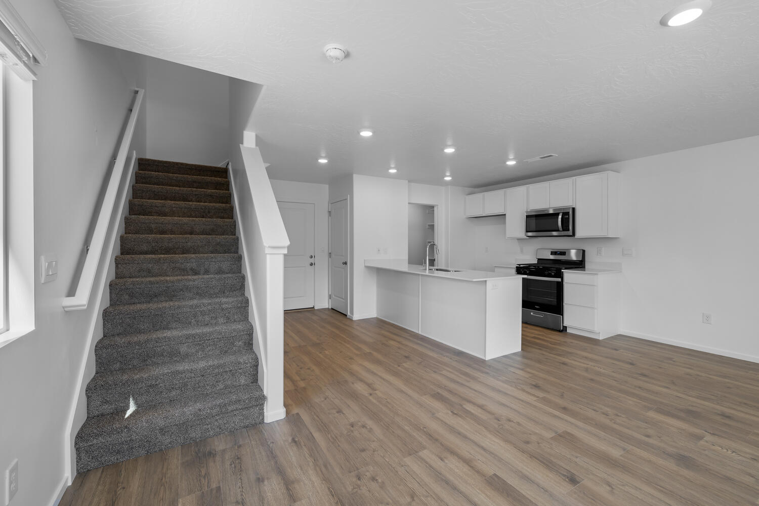 LAVENDER CANYON AT LONG VALLEY - Residential