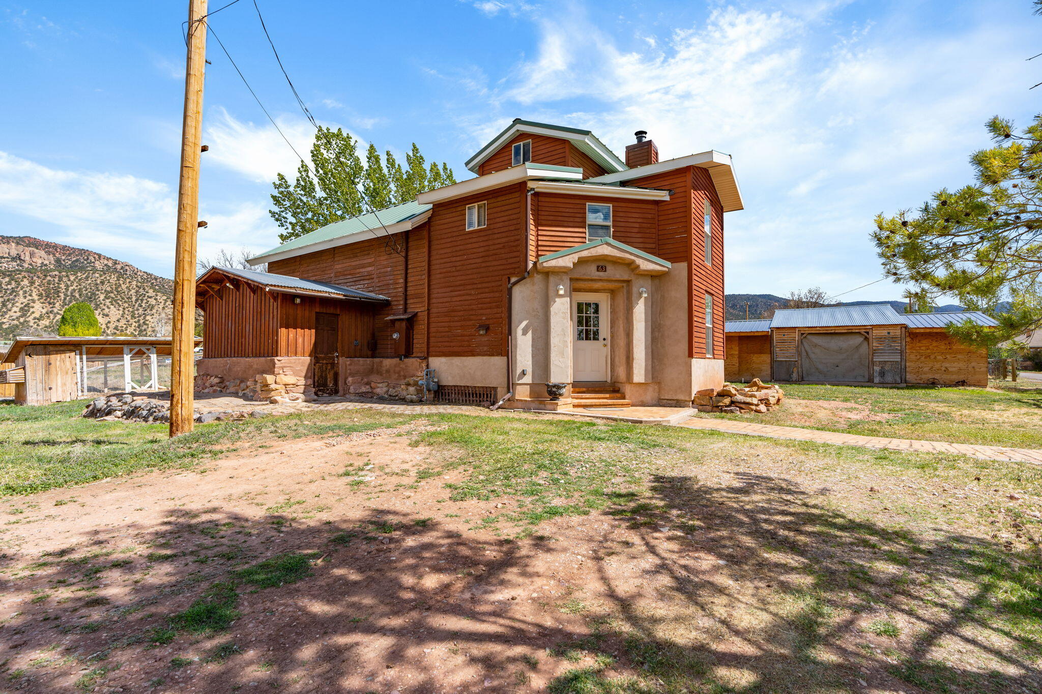 Nestled in the foothills of Paragonah, this home is the perfect escape from the hustle and bustle of city life while being just 20 minutes from all the amenities. With a lot roomy enough to garden, or create your own retreat, this cozy home is perfect for someone seeking small town peace without sacrificing accessibility.