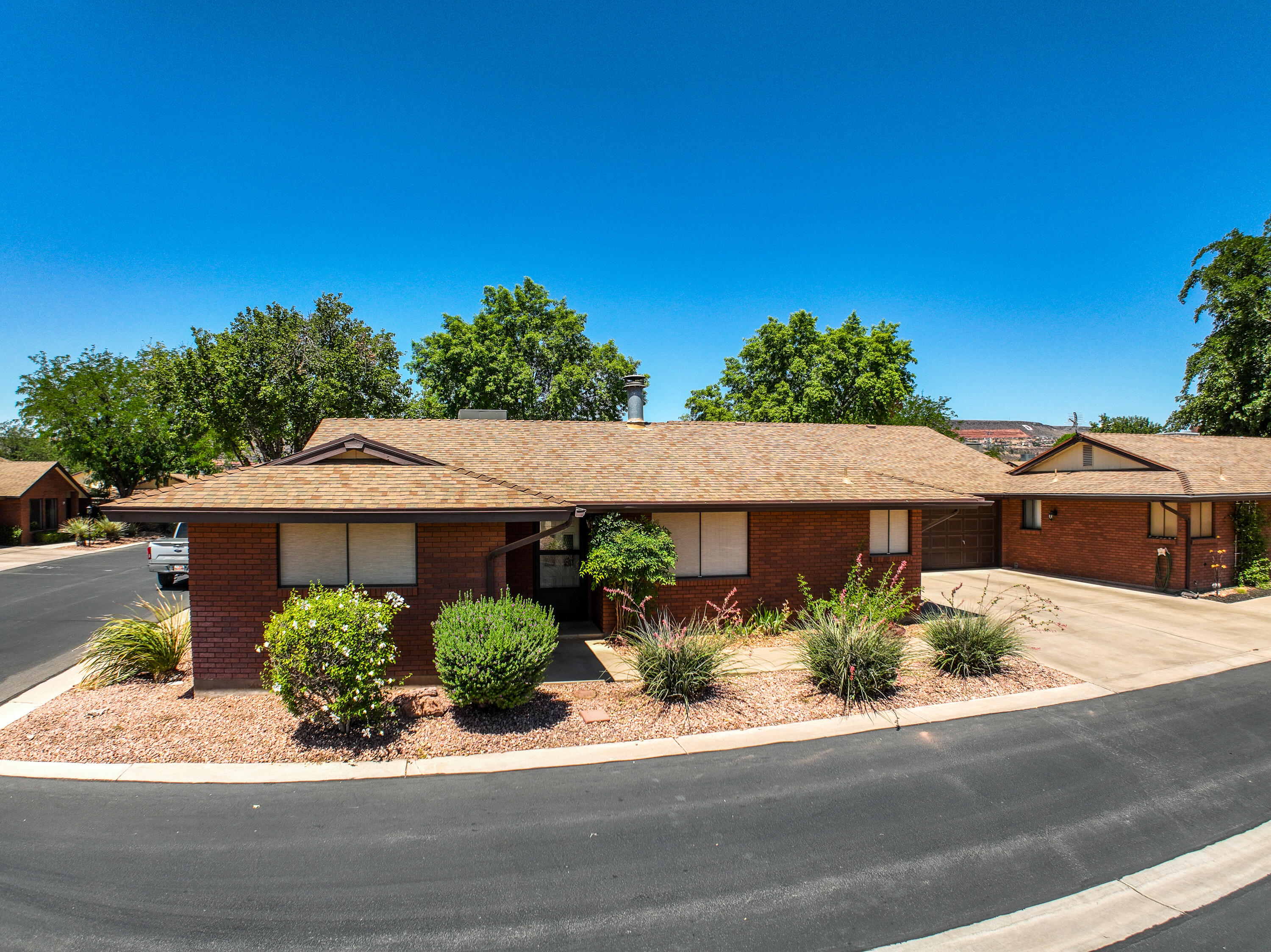 ST GEORGE SNOW PK TOWNHOMES - Residential
