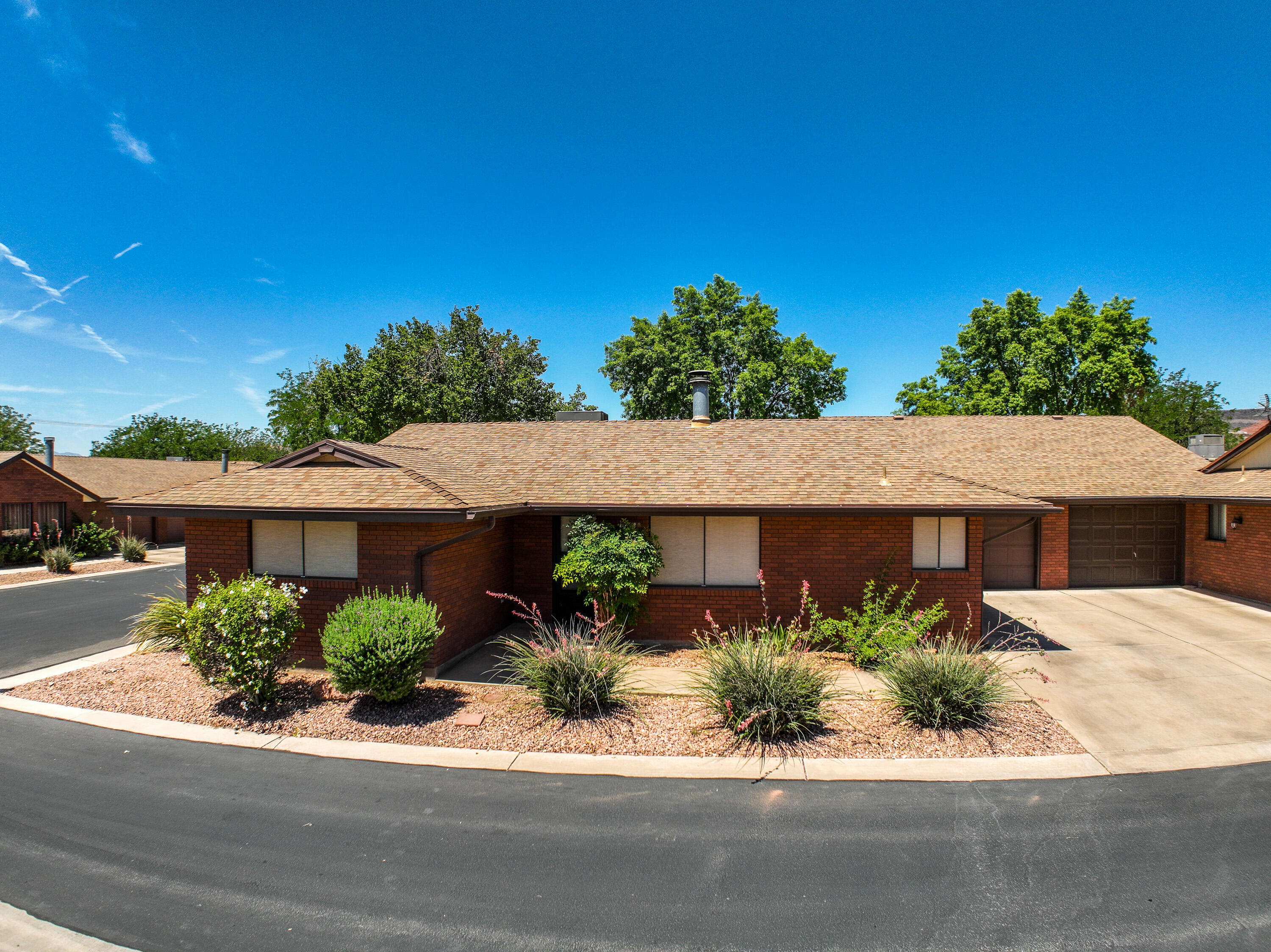 ST GEORGE SNOW PK TOWNHOMES - Residential