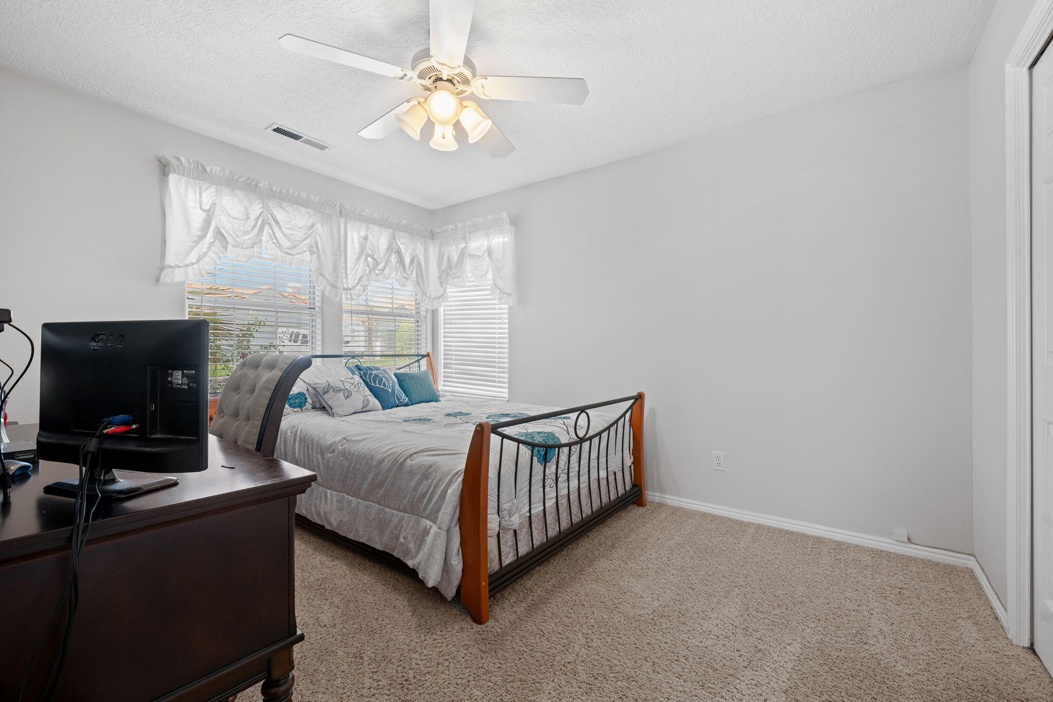 VISTA DEL SOL TOWNHOMES - Residential