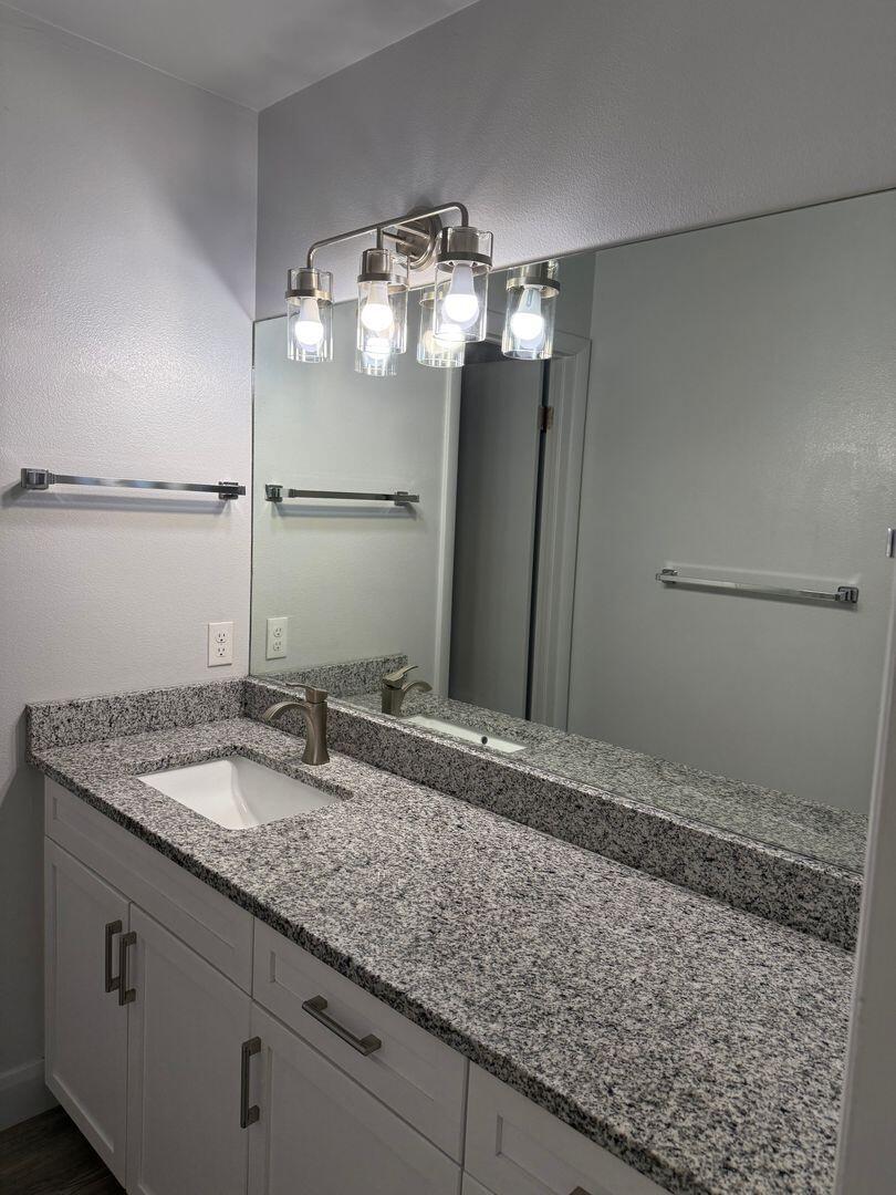QUITOBAQUITO CONDOS - Residential