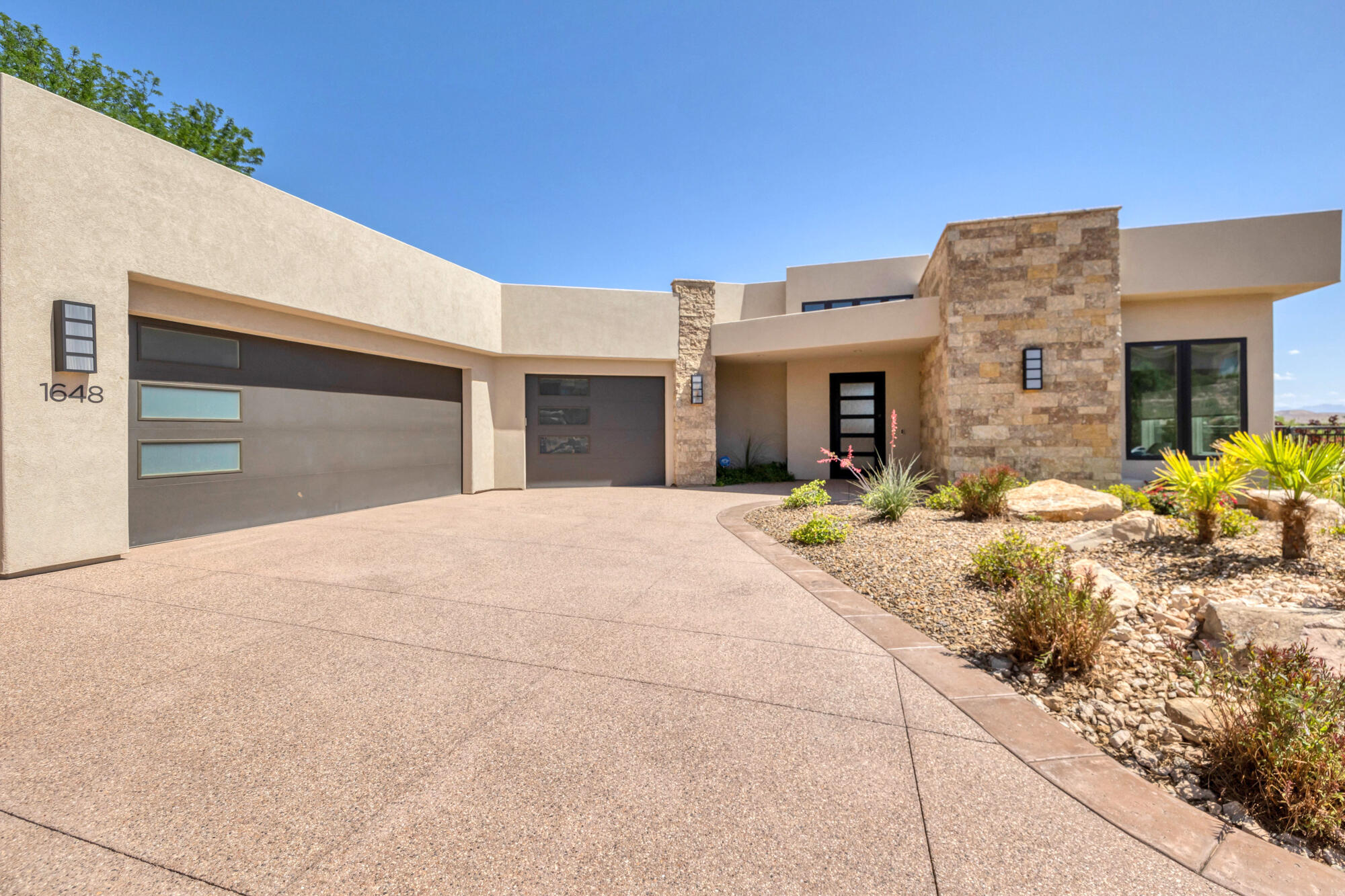 STONE CLIFF - Residential