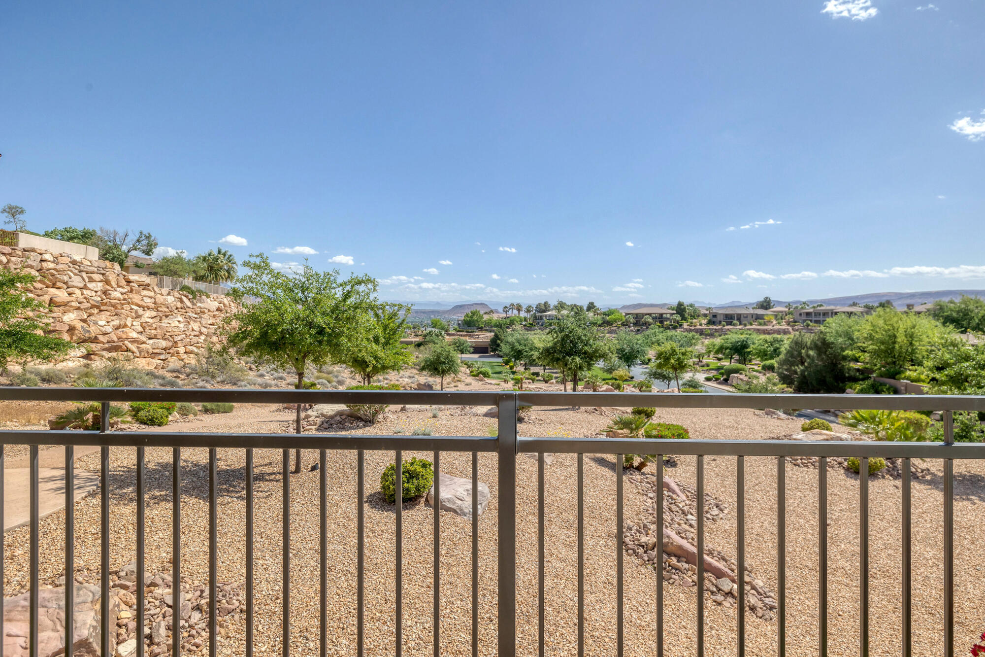 STONE CLIFF - Residential