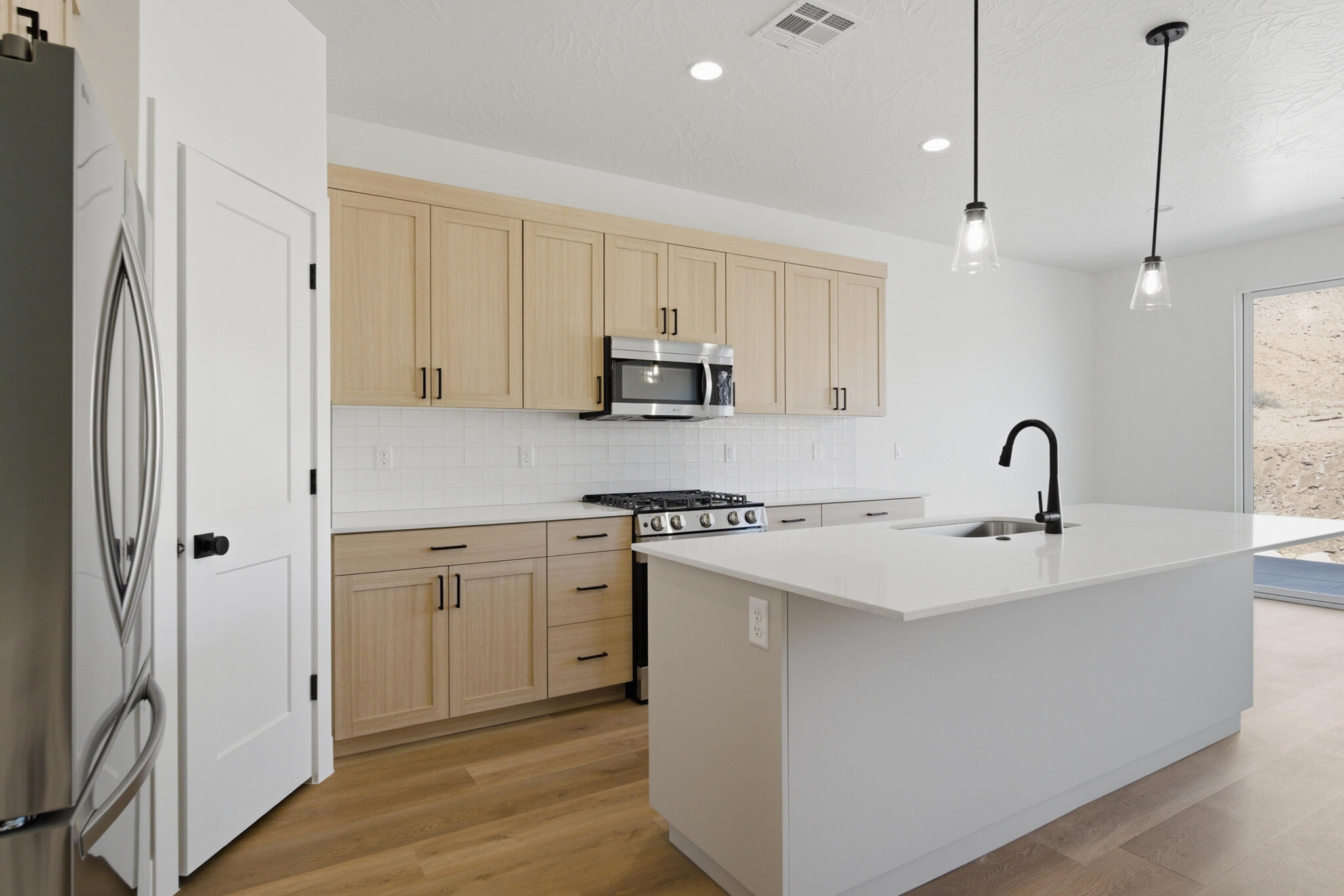 WHITE DOME TOWNHOMES - Residential