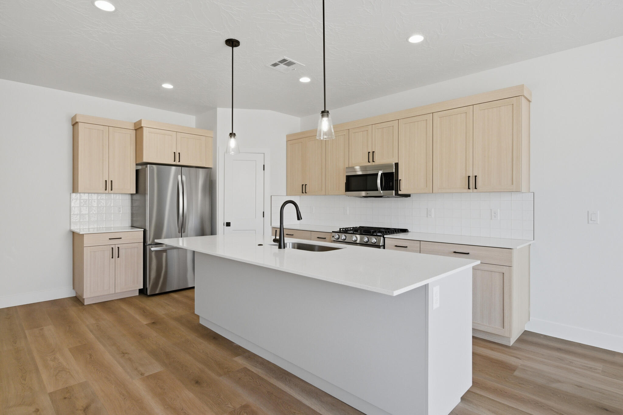 WHITE DOME TOWNHOMES - Residential