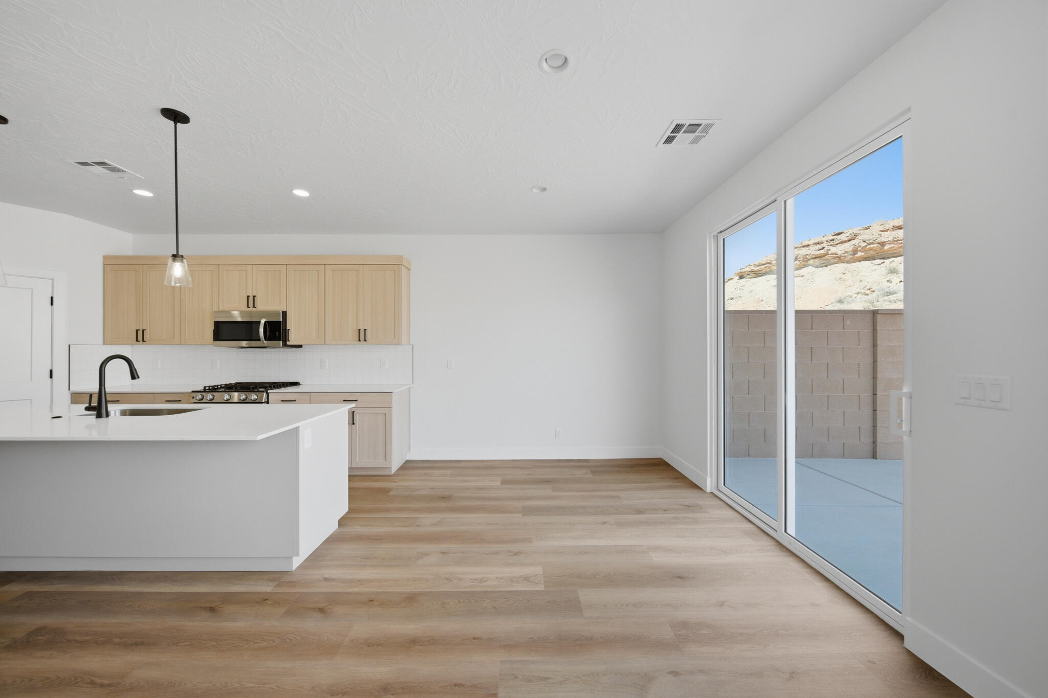 WHITE DOME TOWNHOMES - Residential