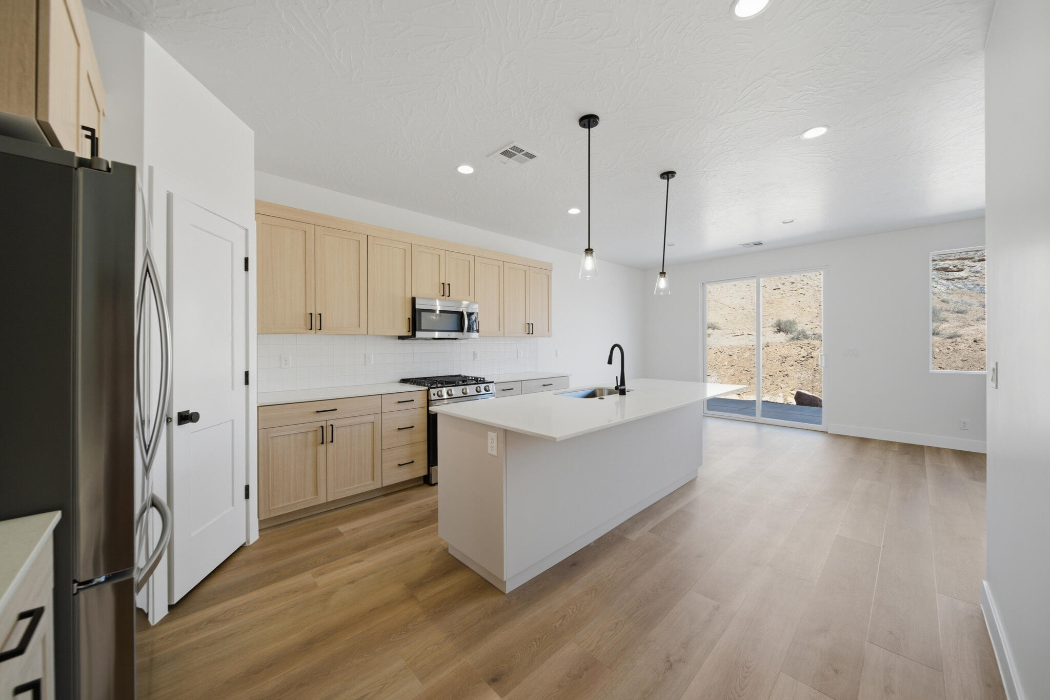 WHITE DOME TOWNHOMES - Residential