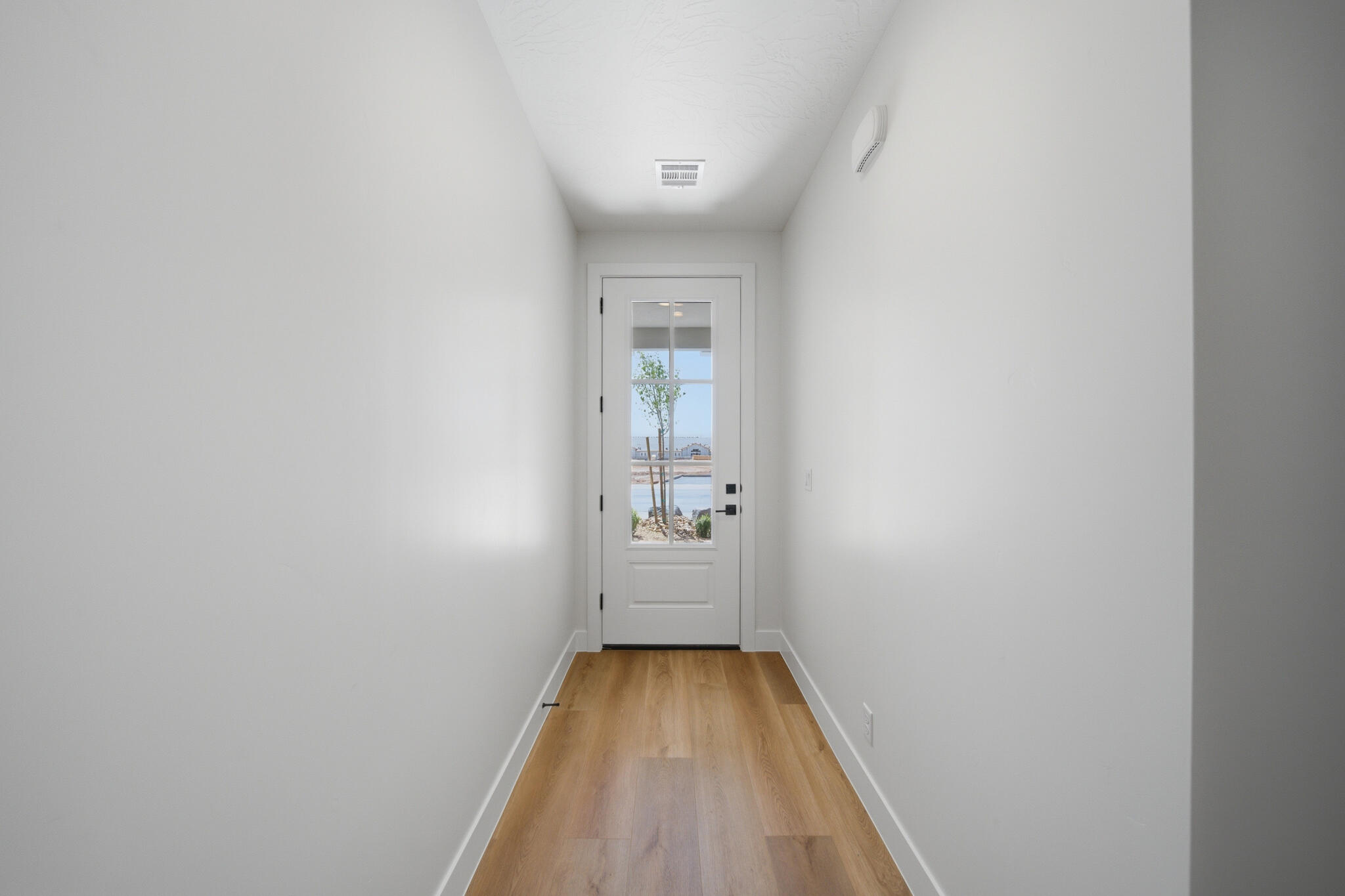WHITE DOME TOWNHOMES - Residential