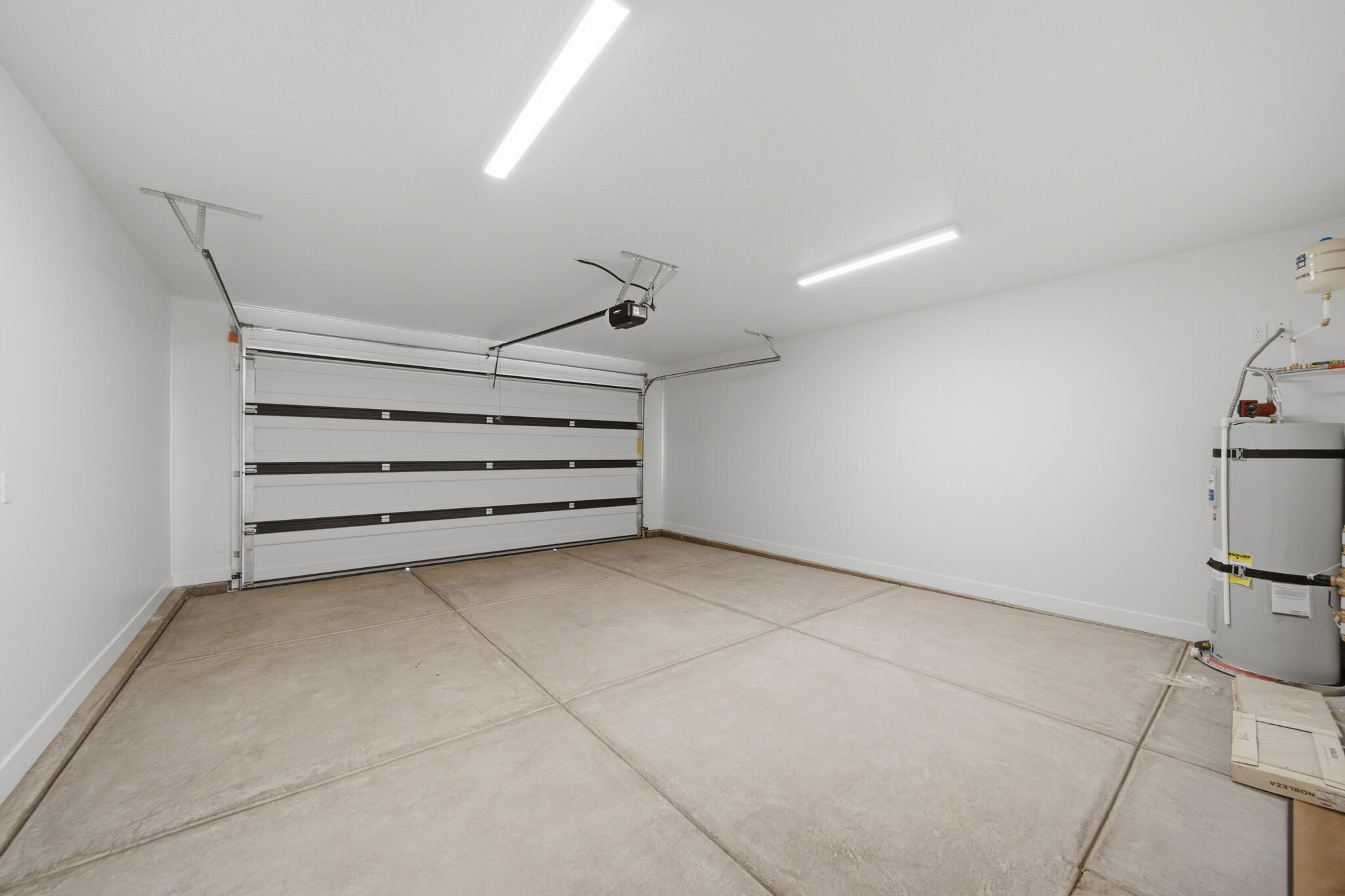 WHITE DOME TOWNHOMES - Residential