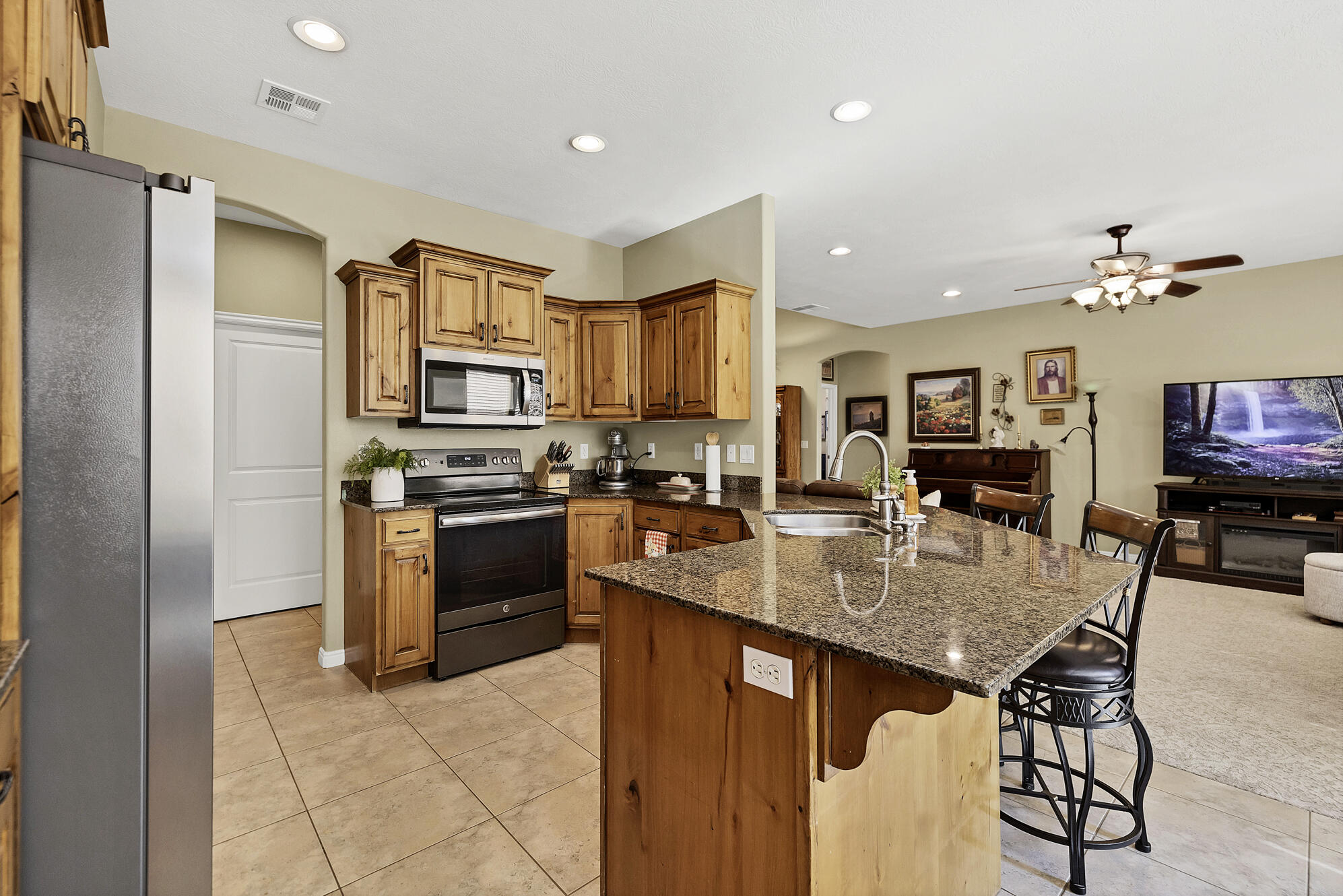 DESERT HILLS - Residential