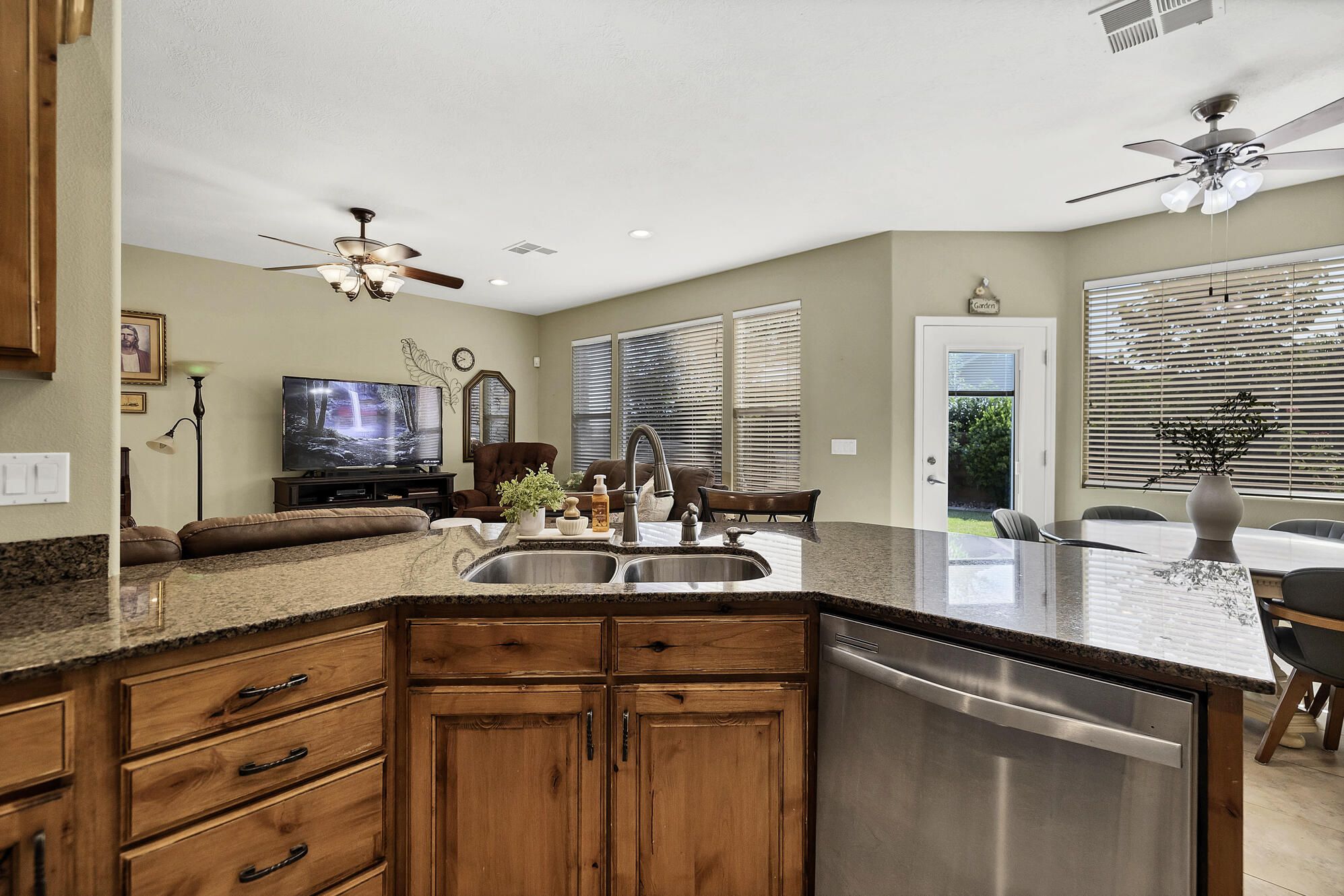 DESERT HILLS - Residential