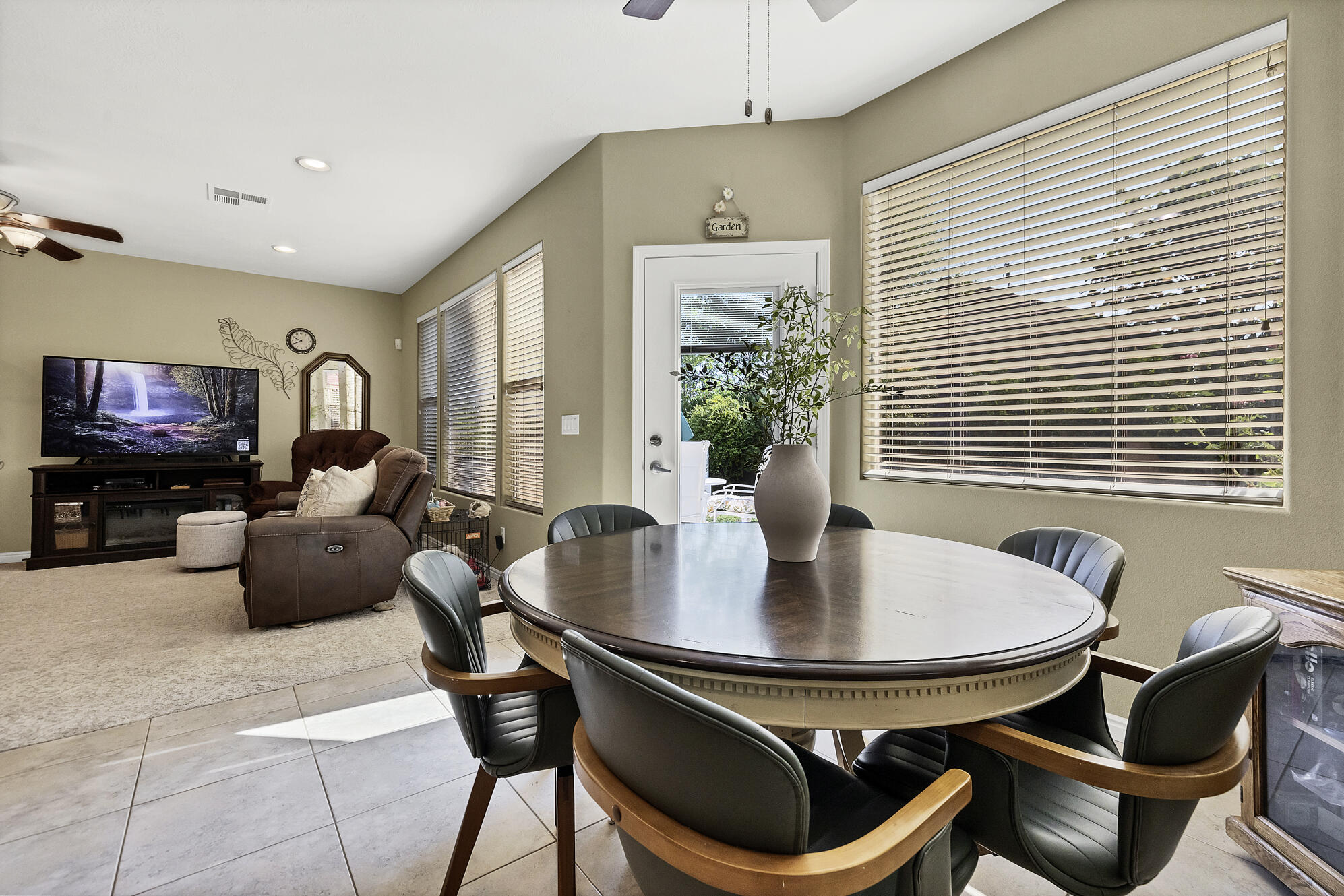 DESERT HILLS - Residential