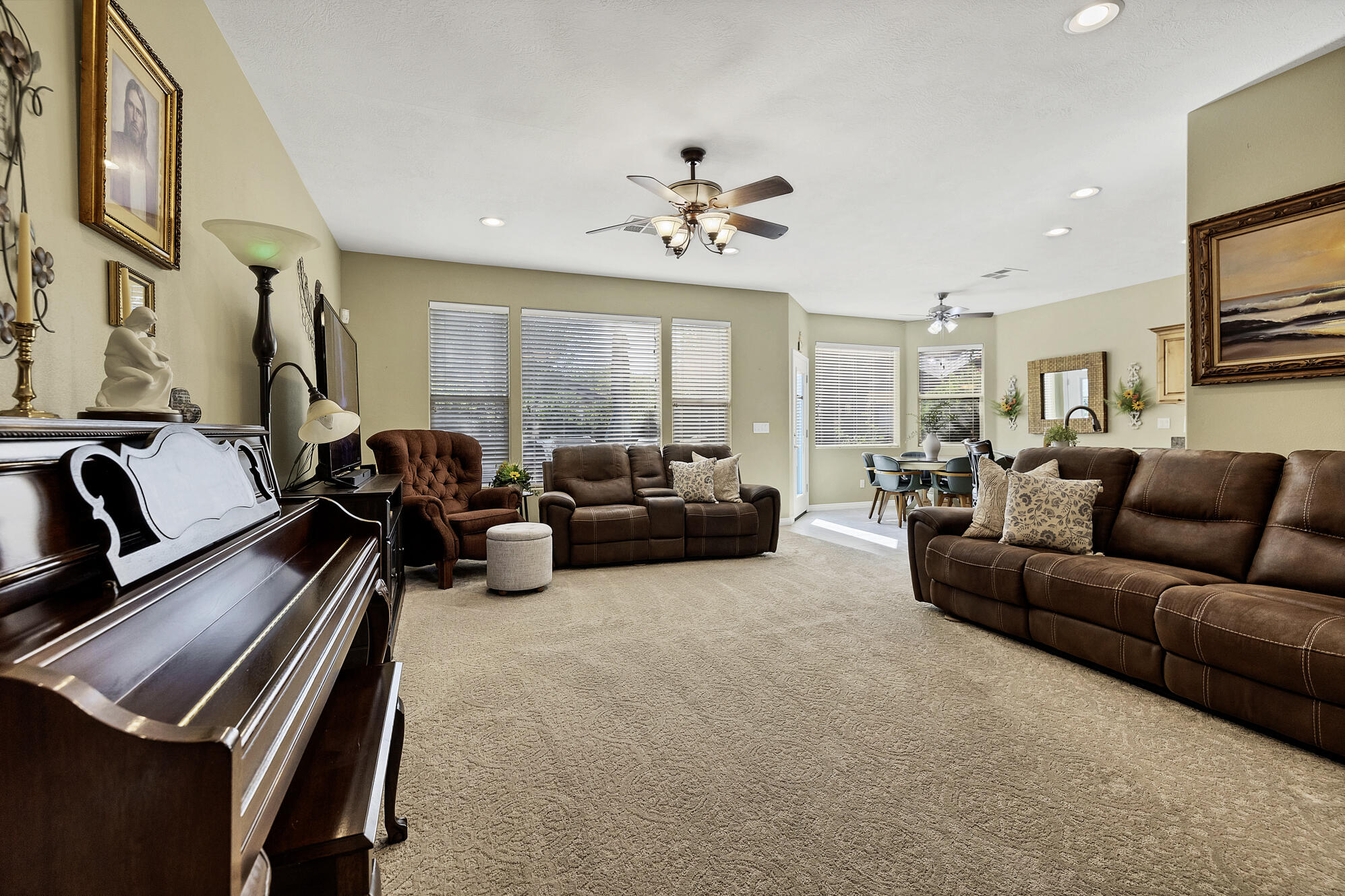 DESERT HILLS - Residential