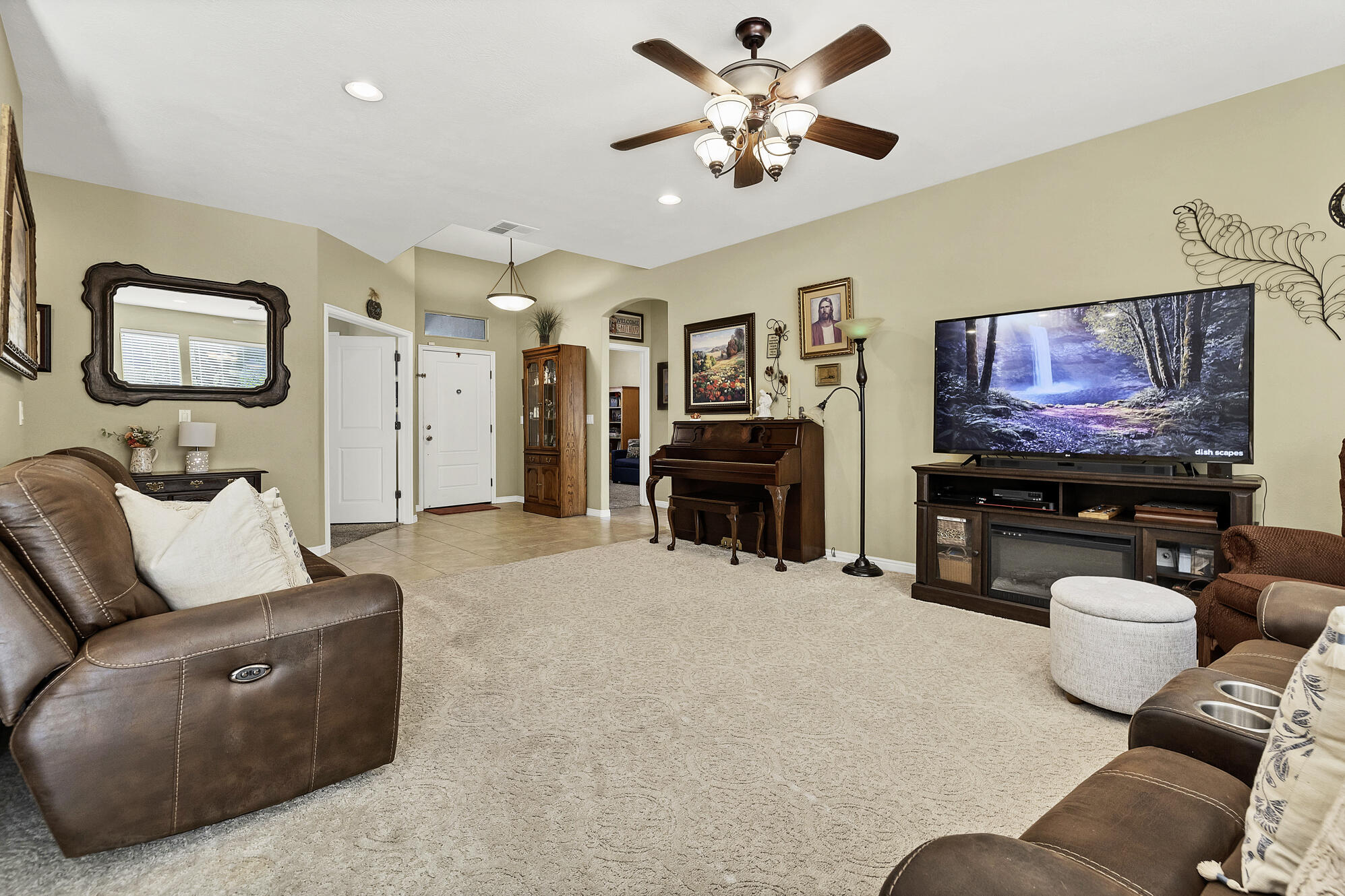 DESERT HILLS - Residential