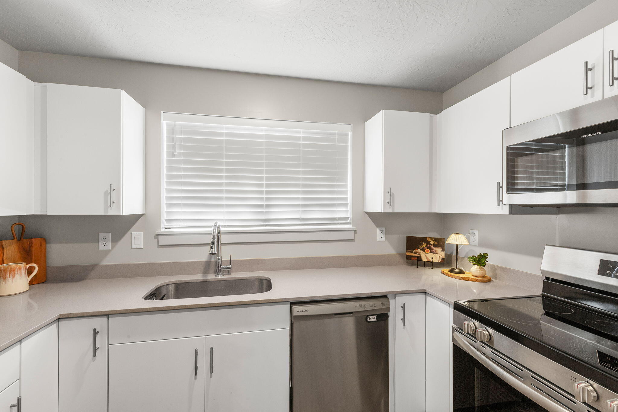 LONE ROCK CONDOS - Residential
